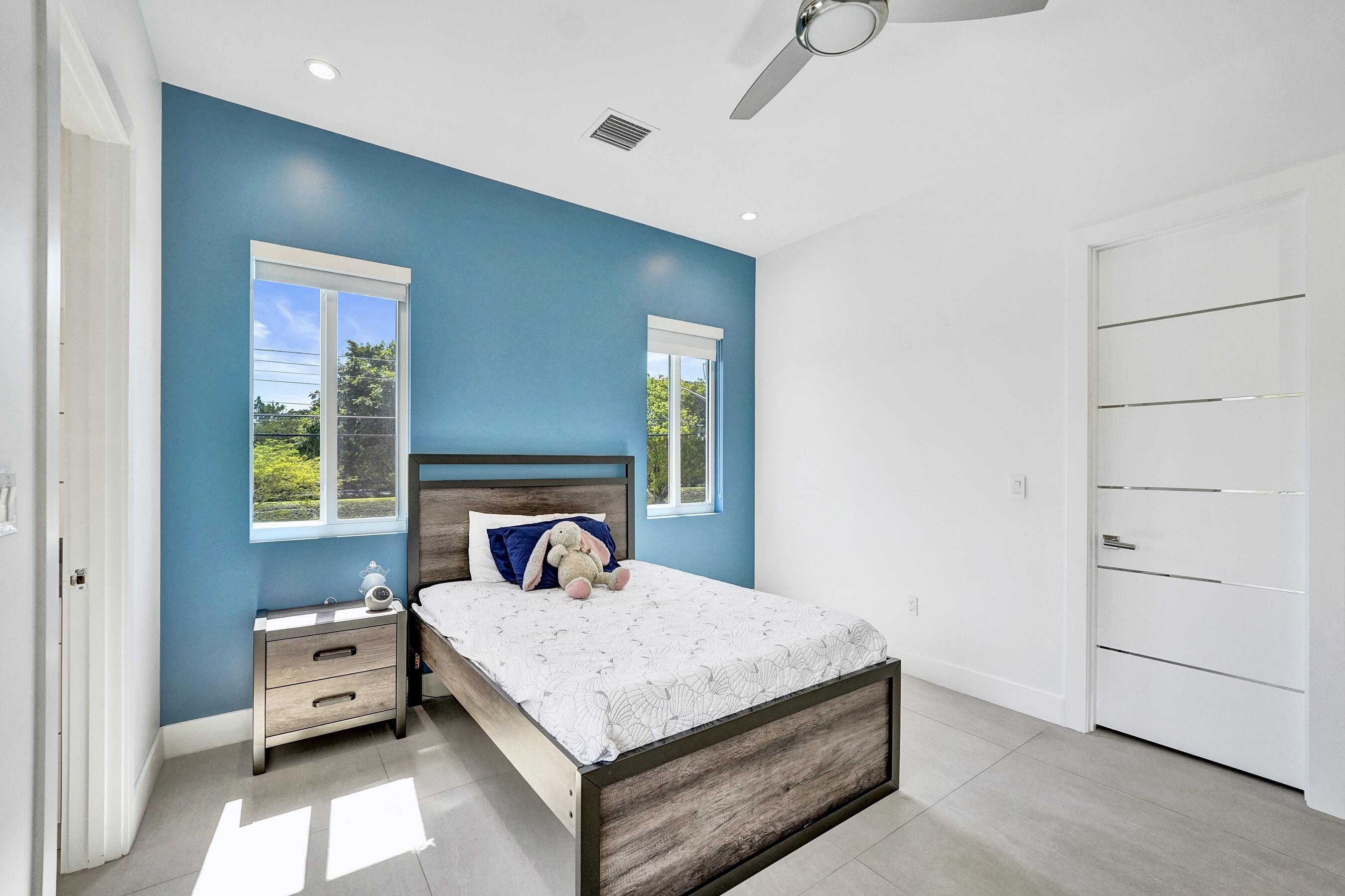 11201 SW 3rd, Plantation FL 33325