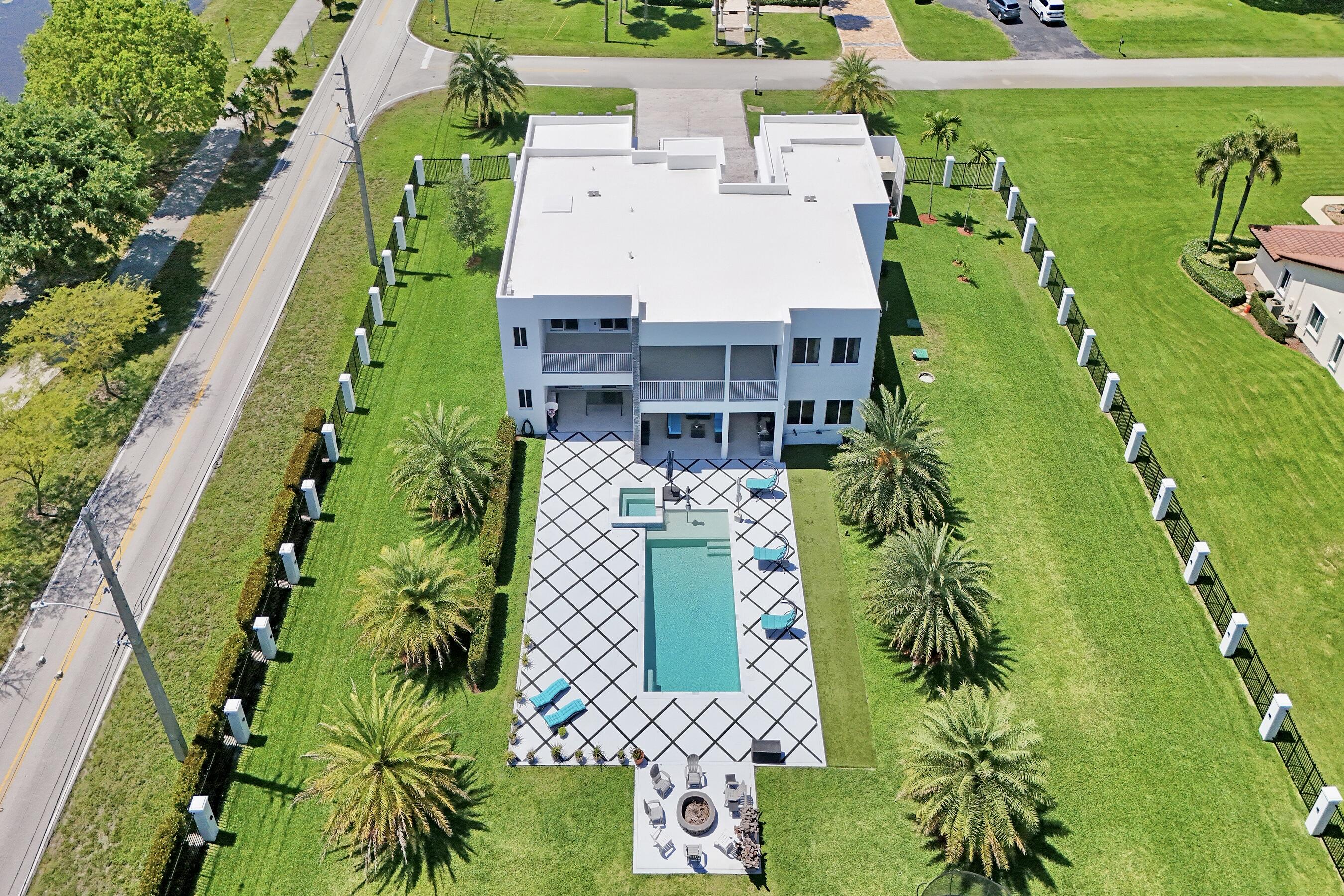 11201 SW 3rd, Plantation FL 33325