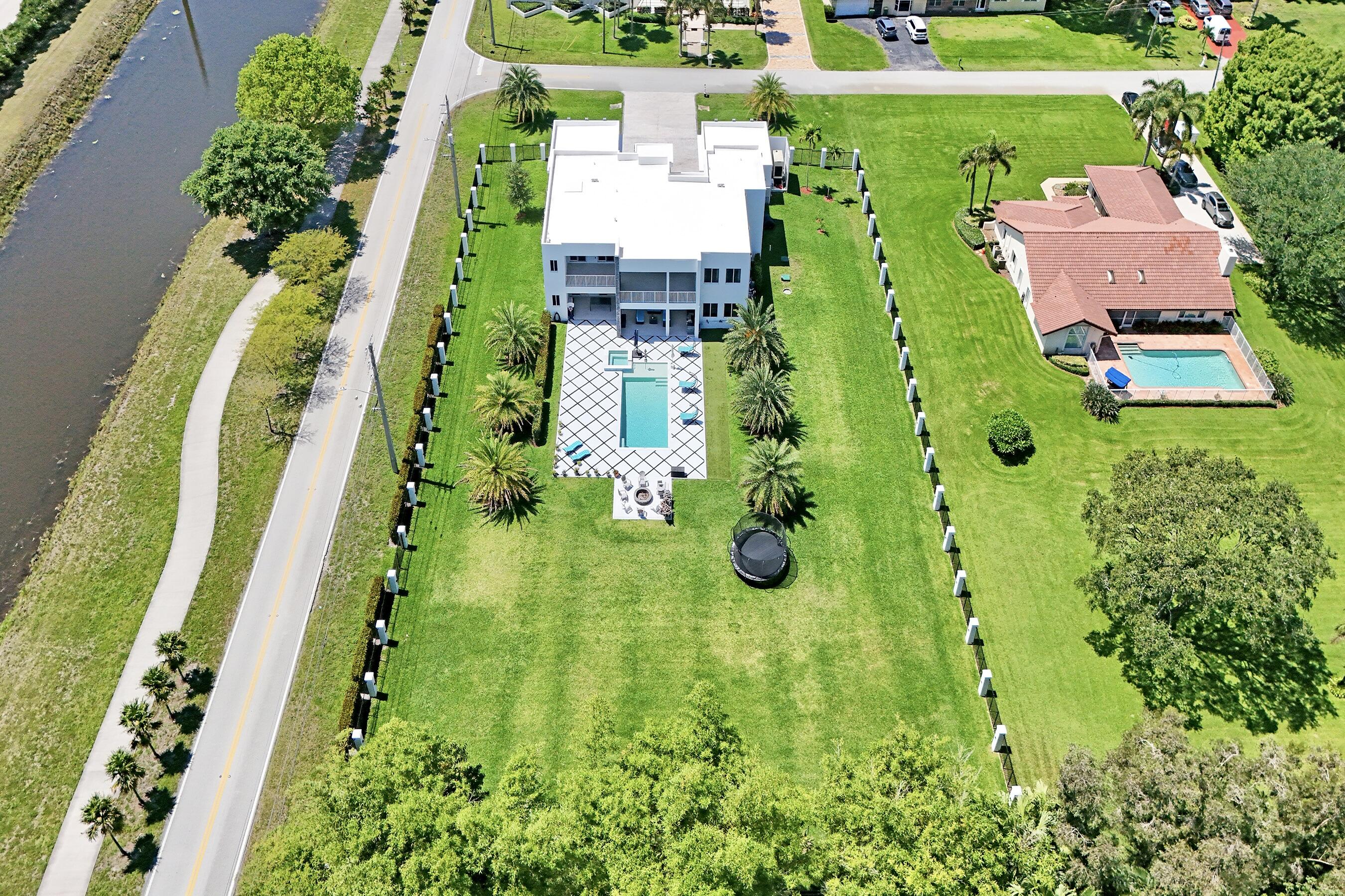 11201 SW 3rd, Plantation FL 33325