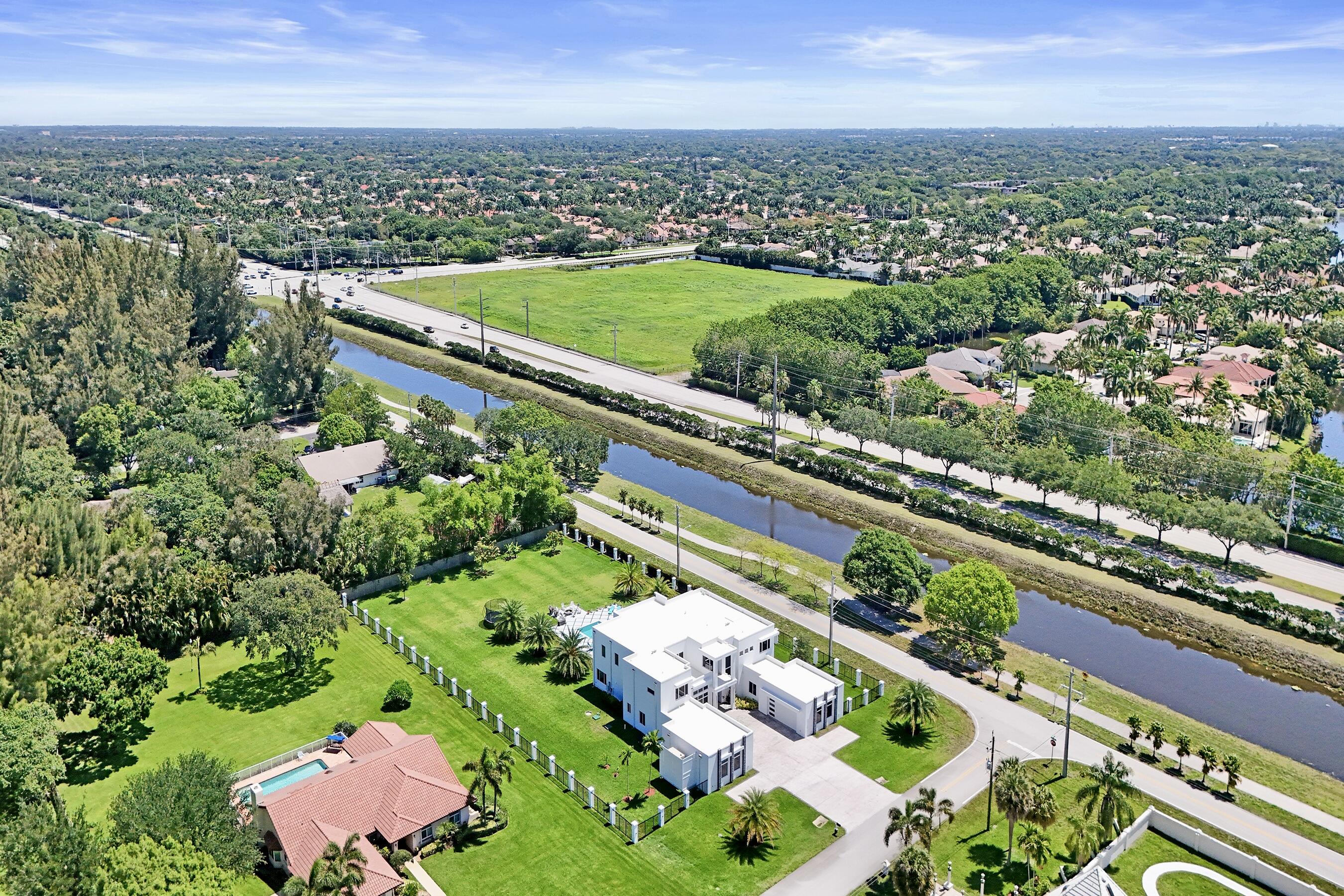 11201 SW 3rd, Plantation FL 33325