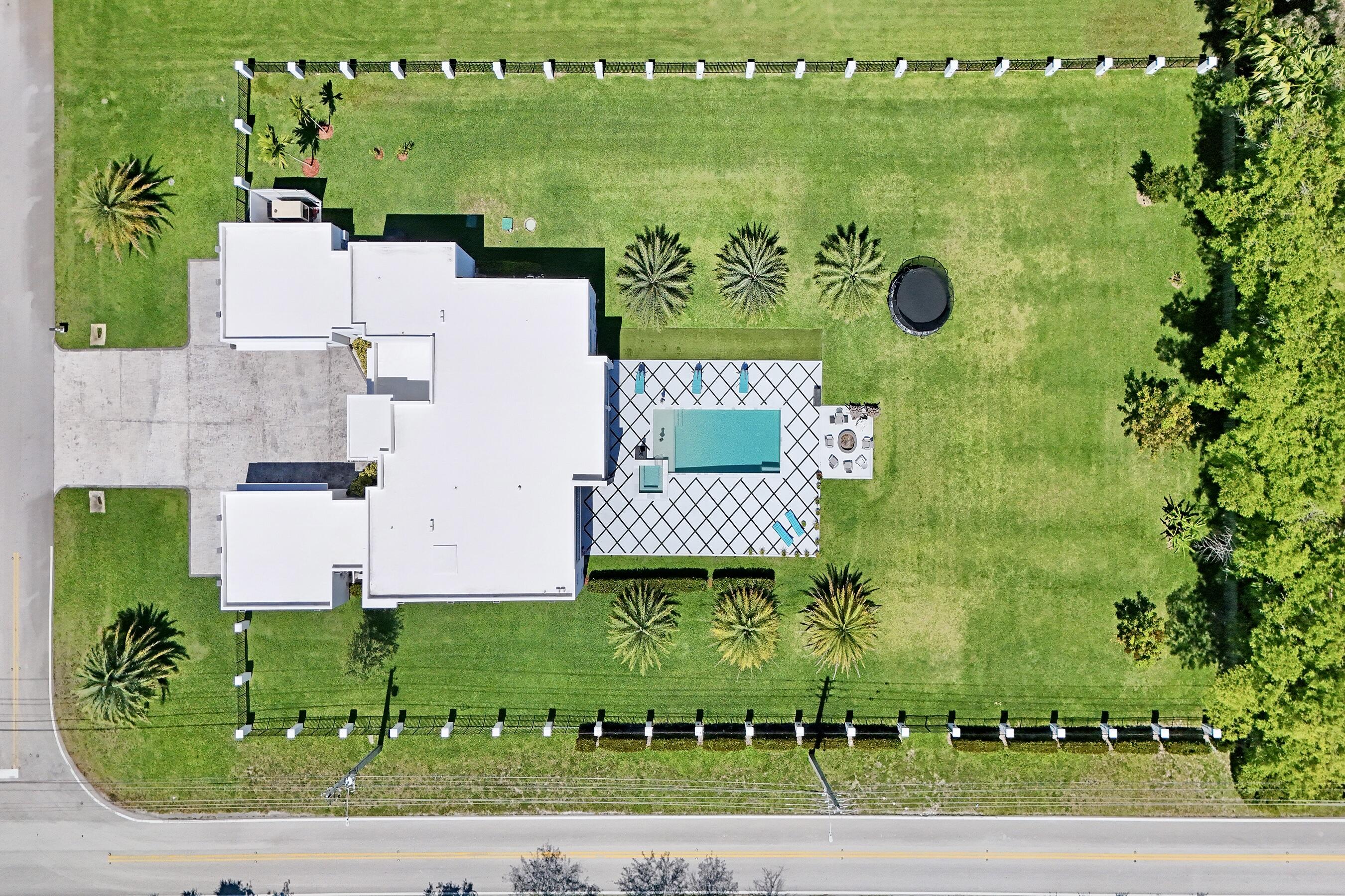 11201 SW 3rd, Plantation FL 33325
