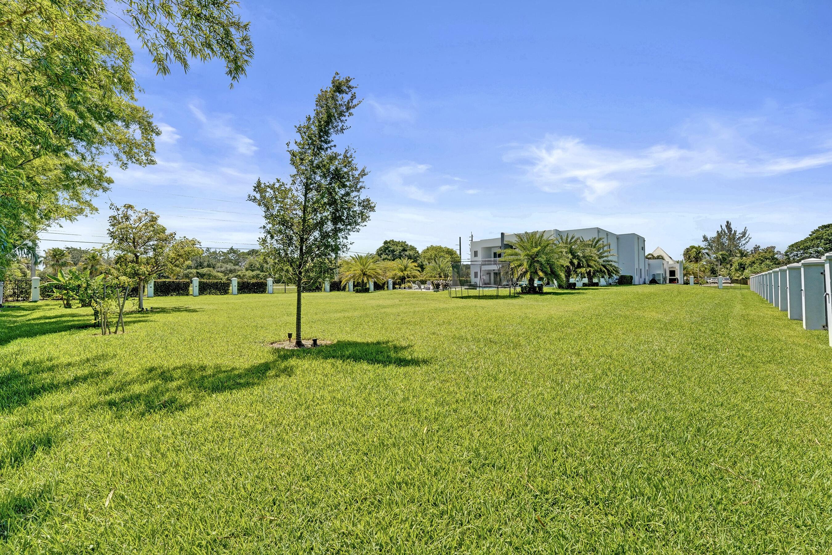 11201 SW 3rd, Plantation FL 33325