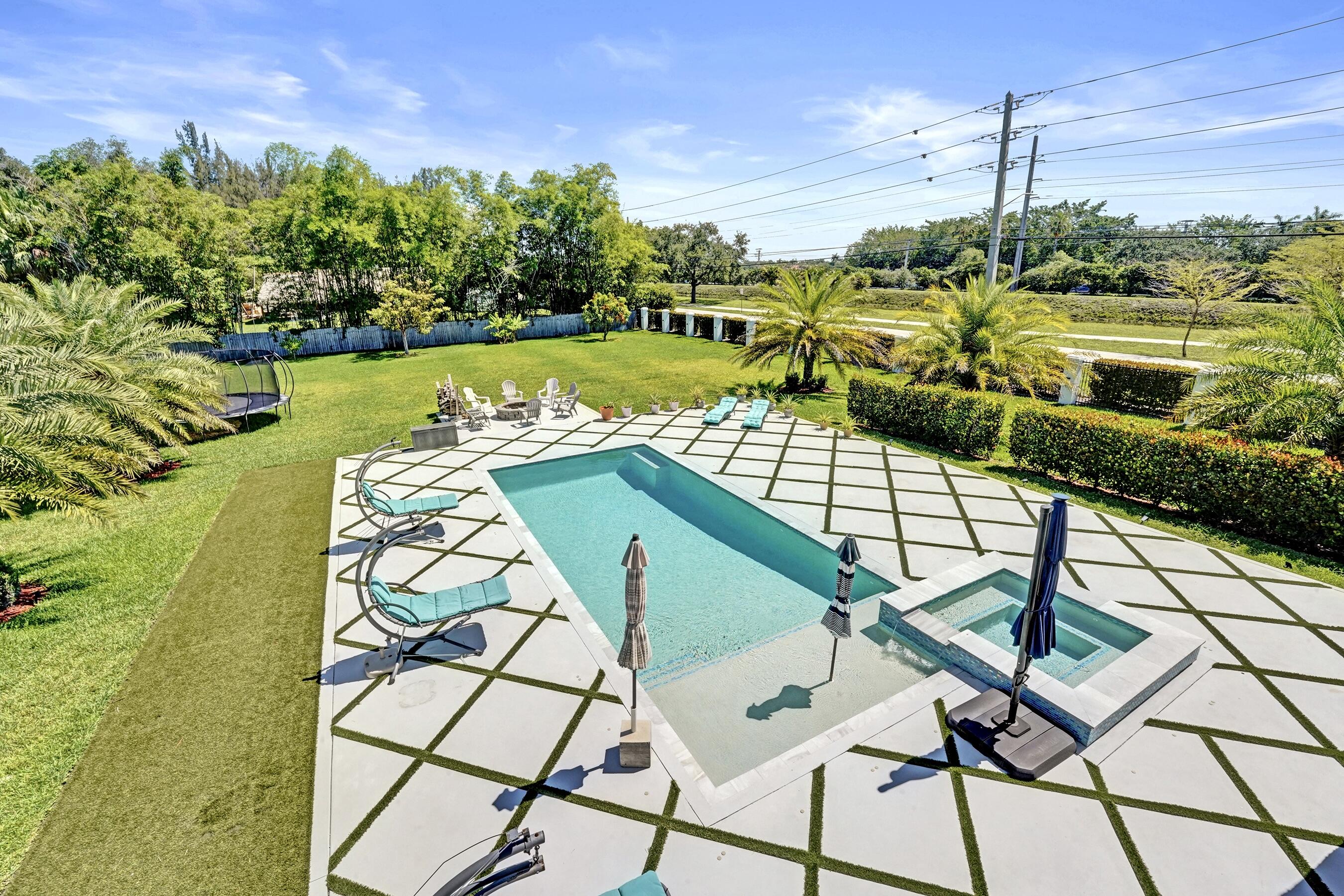 11201 SW 3rd, Plantation FL 33325