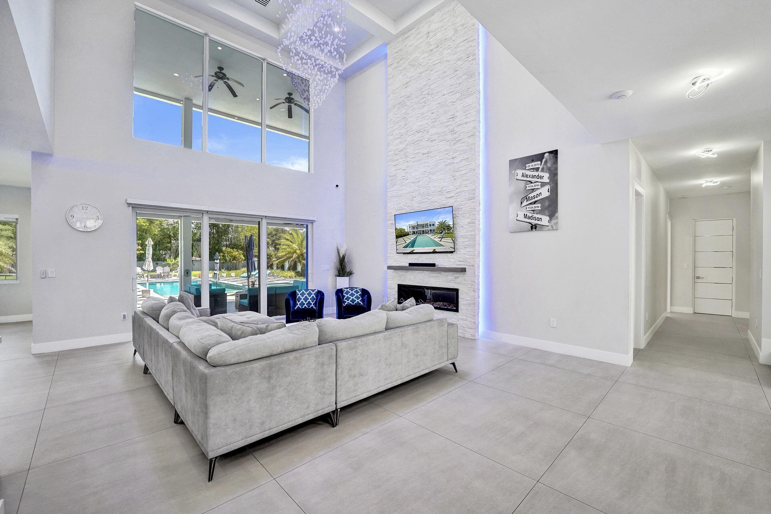 11201 SW 3rd, Plantation FL 33325