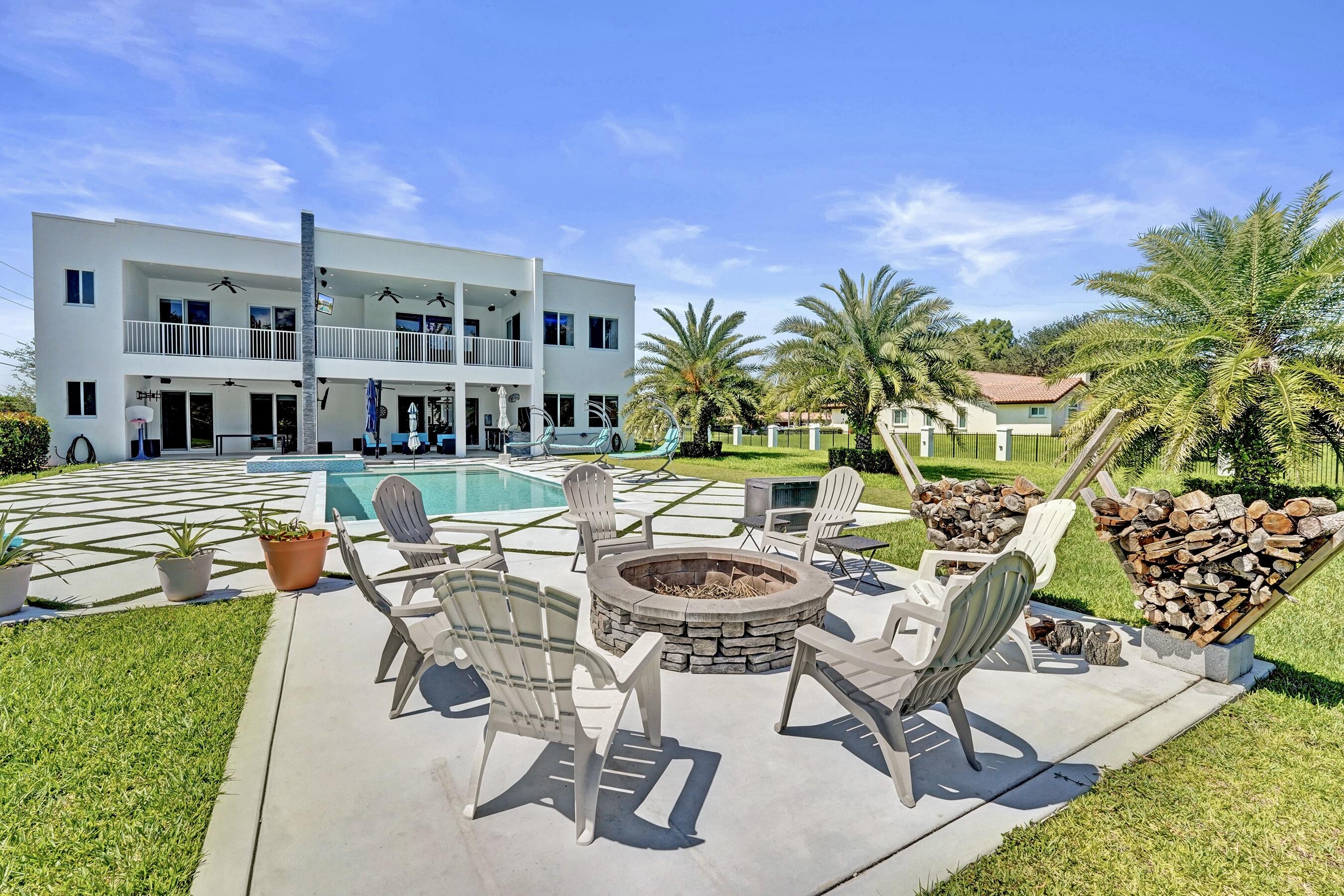 11201 SW 3rd, Plantation FL 33325