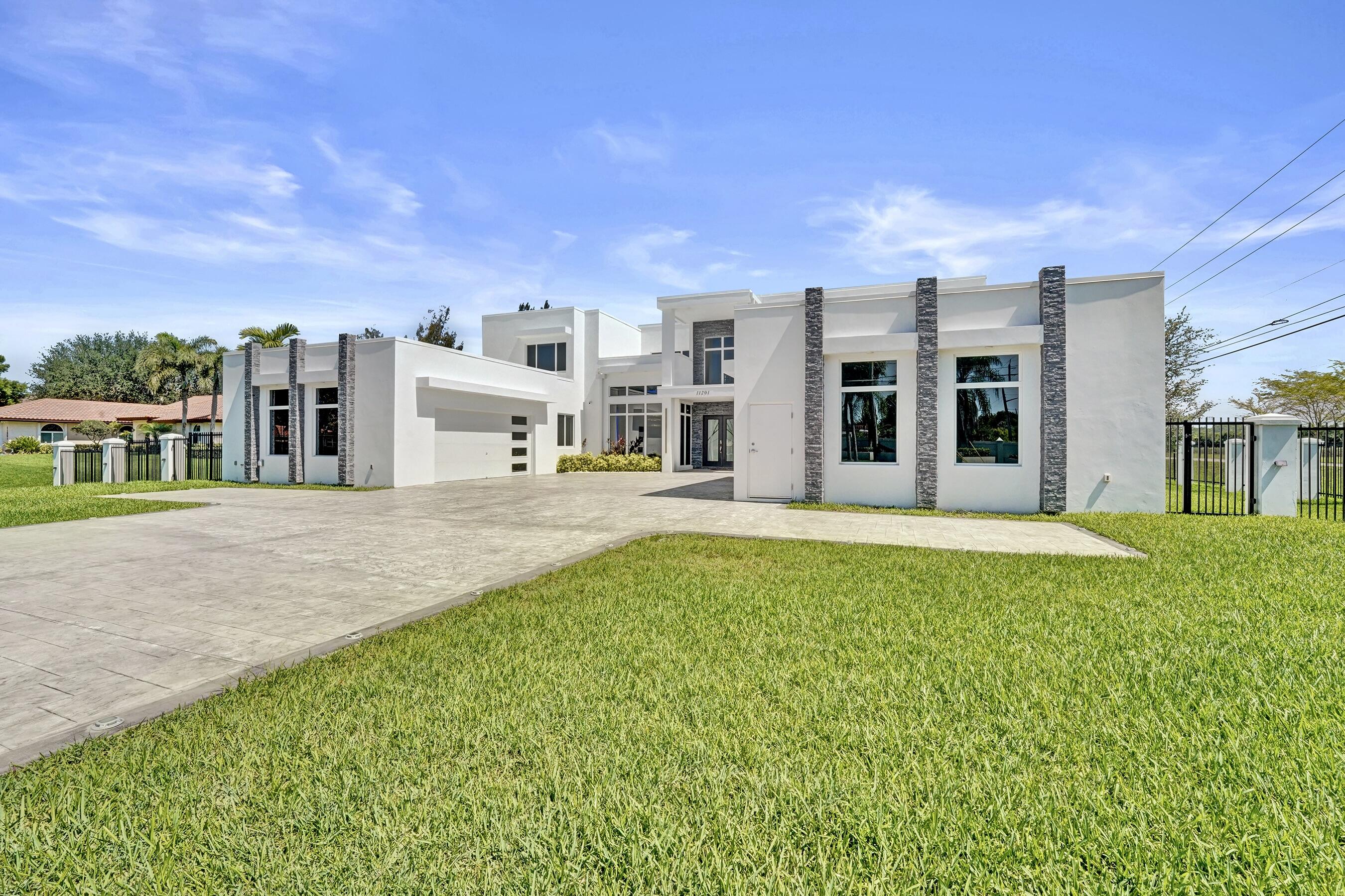 11201 SW 3rd, Plantation FL 33325