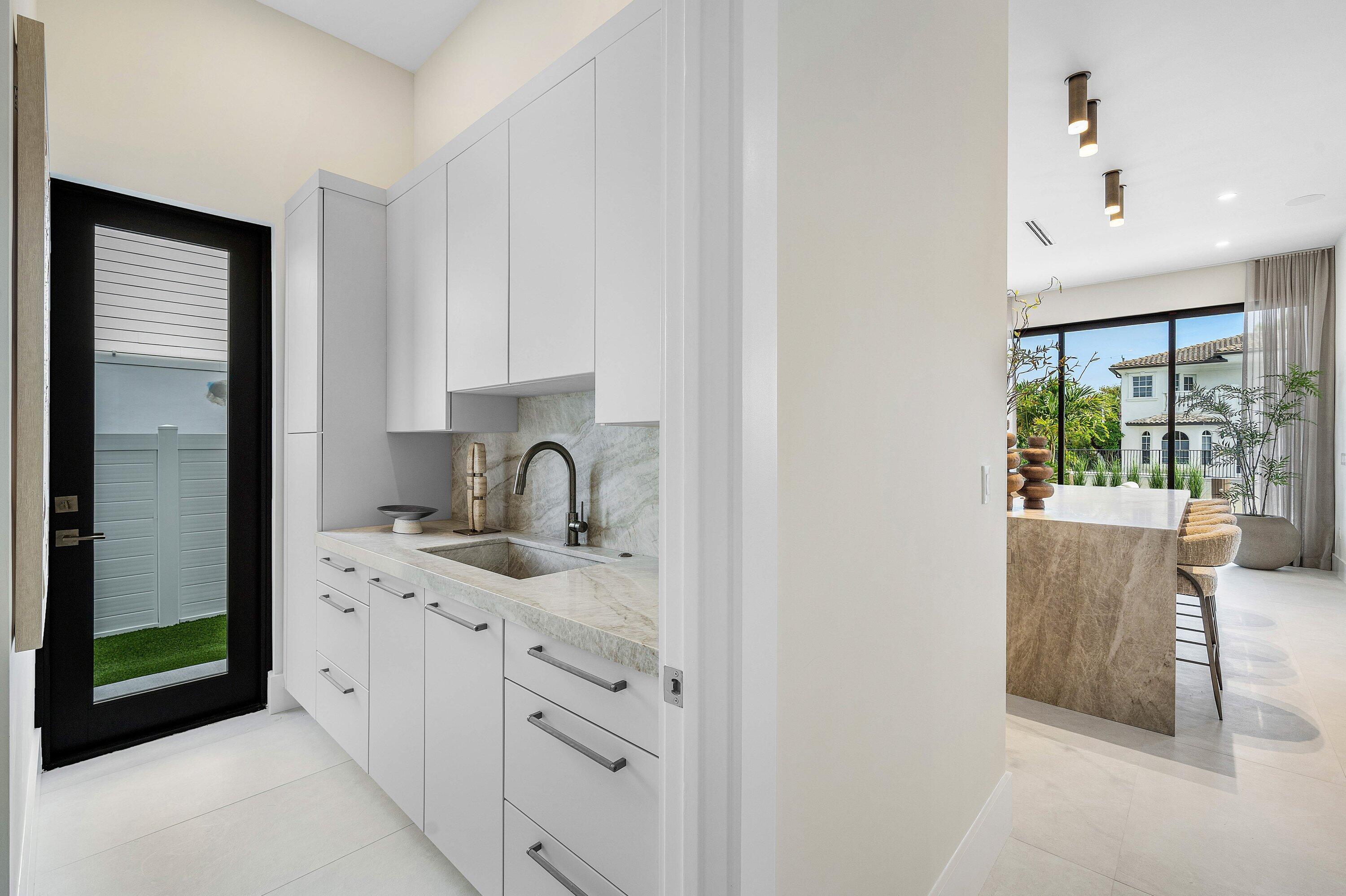 748 NE 72nd, Boca Raton FL 33487