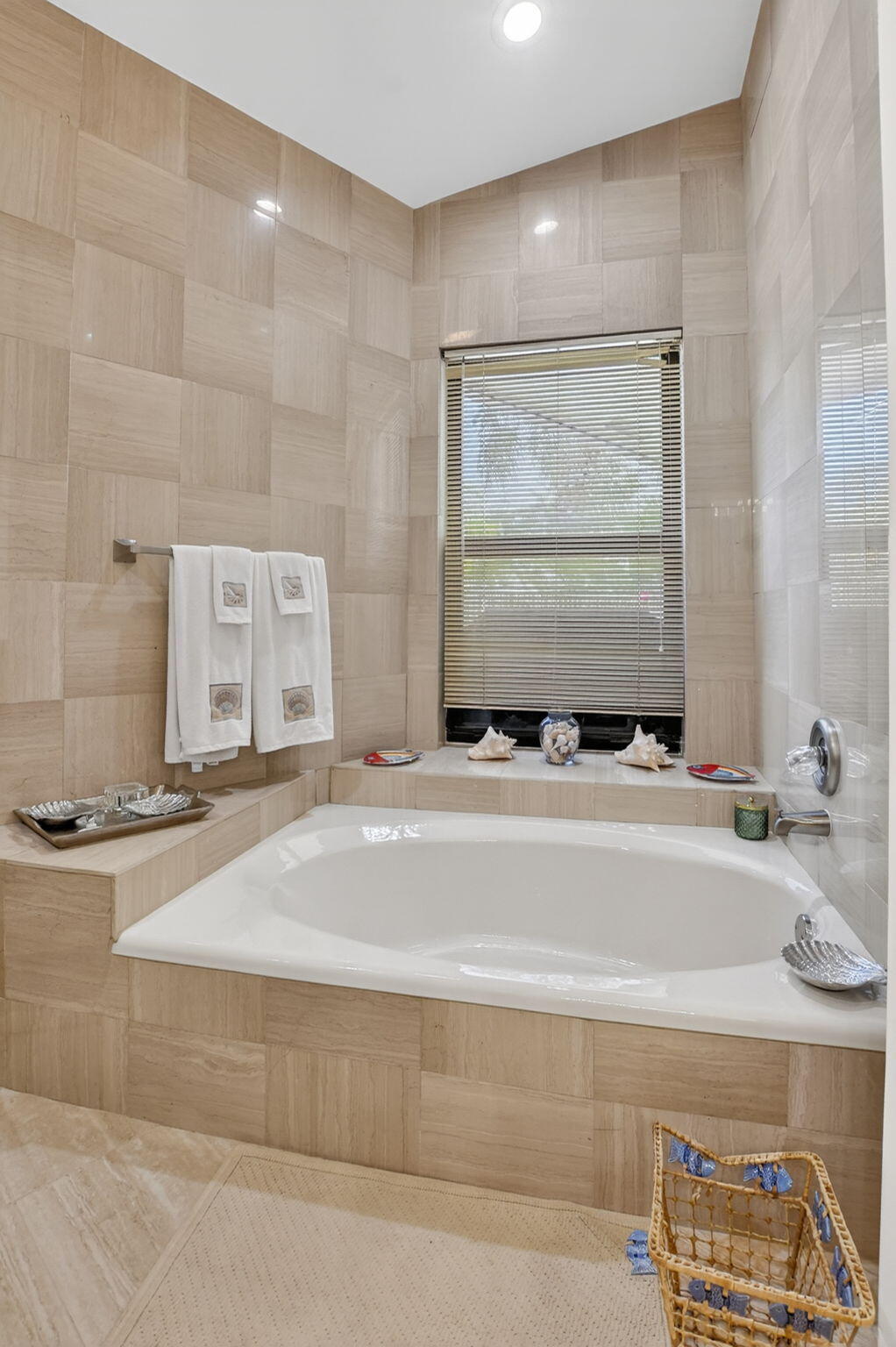 22519 W Esplanada Cir, Boca Raton FL 33433