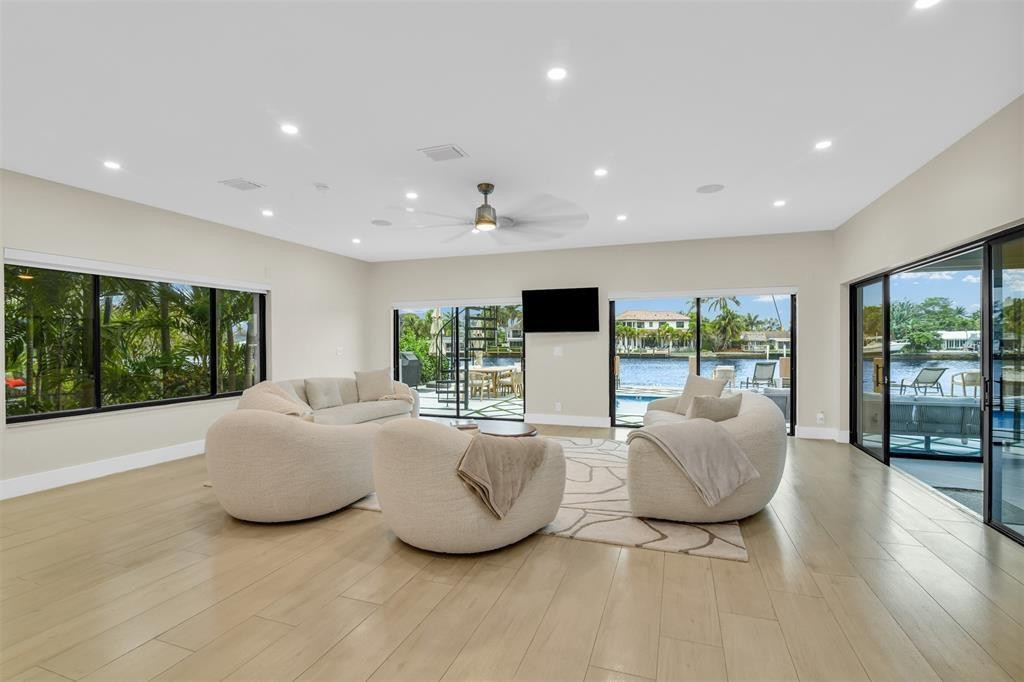319 S Riverside, Pompano Beach FL 33062