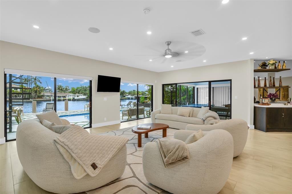 319 S Riverside, Pompano Beach FL 33062
