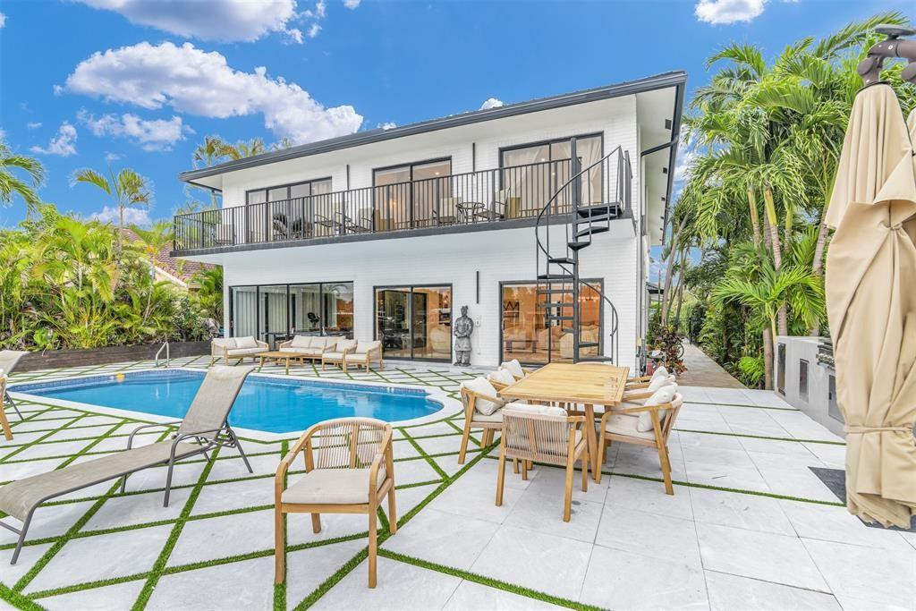 319 S Riverside, Pompano Beach FL 33062