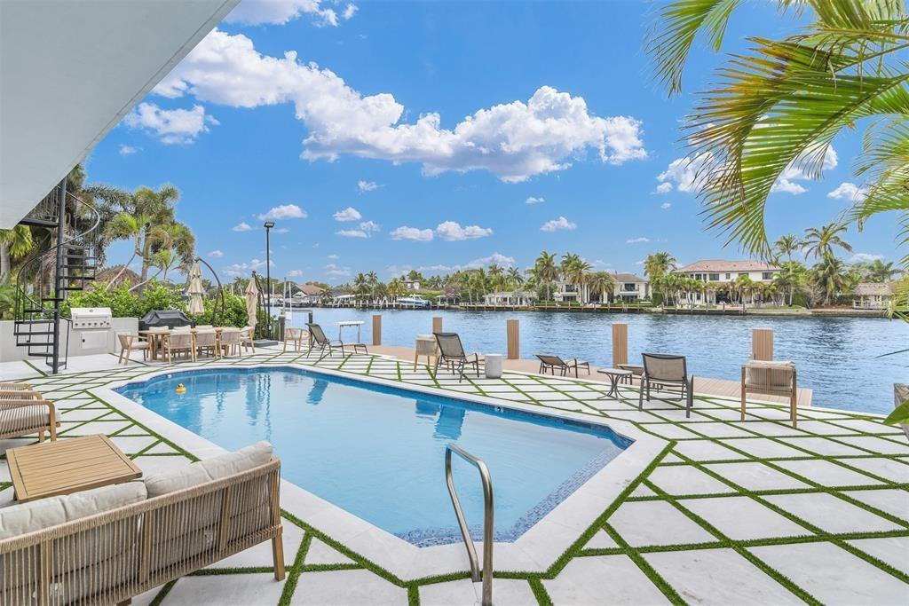 319 S Riverside, Pompano Beach FL 33062