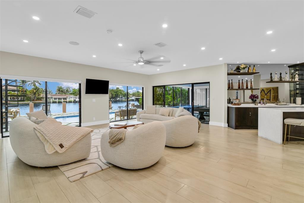 319 S Riverside, Pompano Beach FL 33062