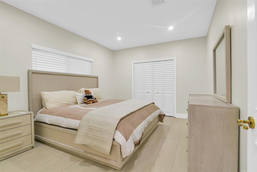 319 S Riverside, Pompano Beach FL 33062