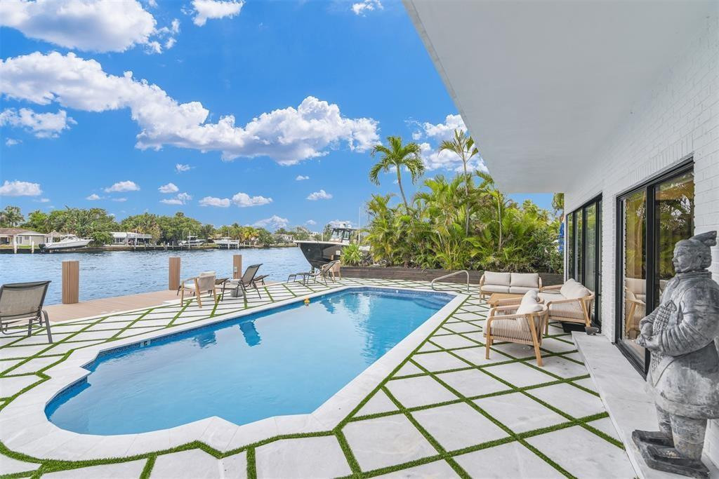 319 S Riverside, Pompano Beach FL 33062