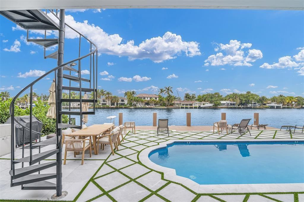 319 S Riverside, Pompano Beach FL 33062