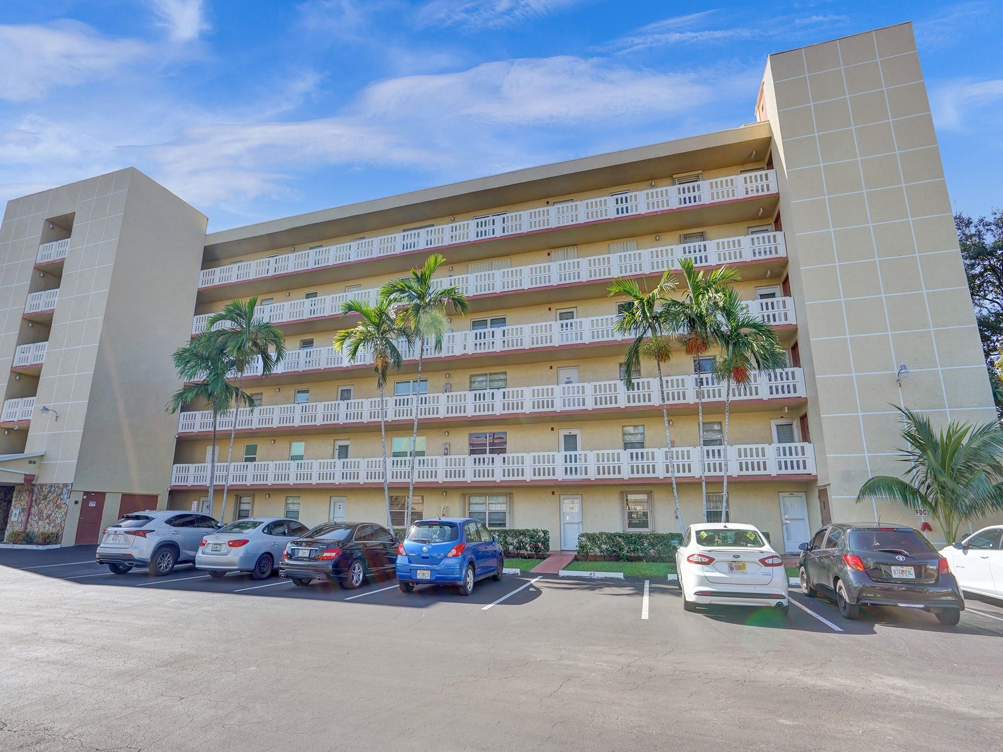 401 SE 3rd #107, Dania Beach FL 33004