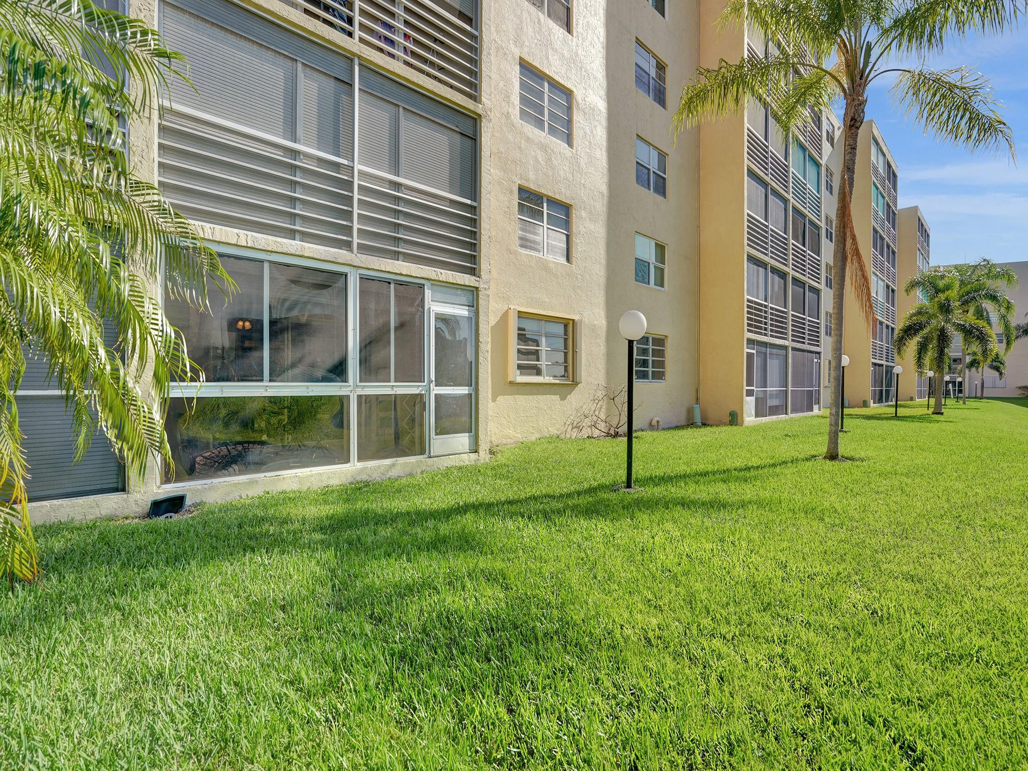 401 SE 3rd #107, Dania Beach FL 33004