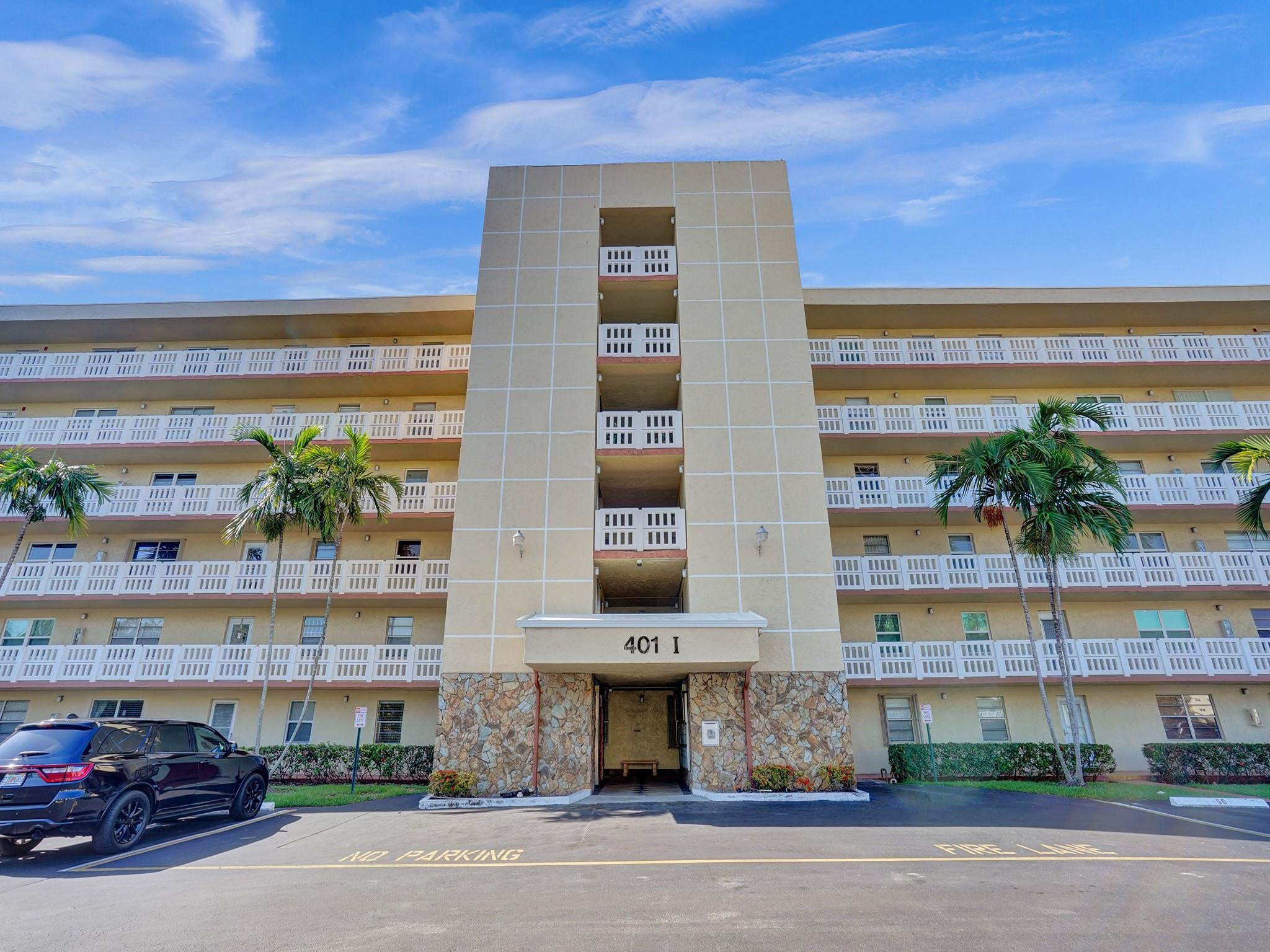 401 SE 3rd #107, Dania Beach FL 33004