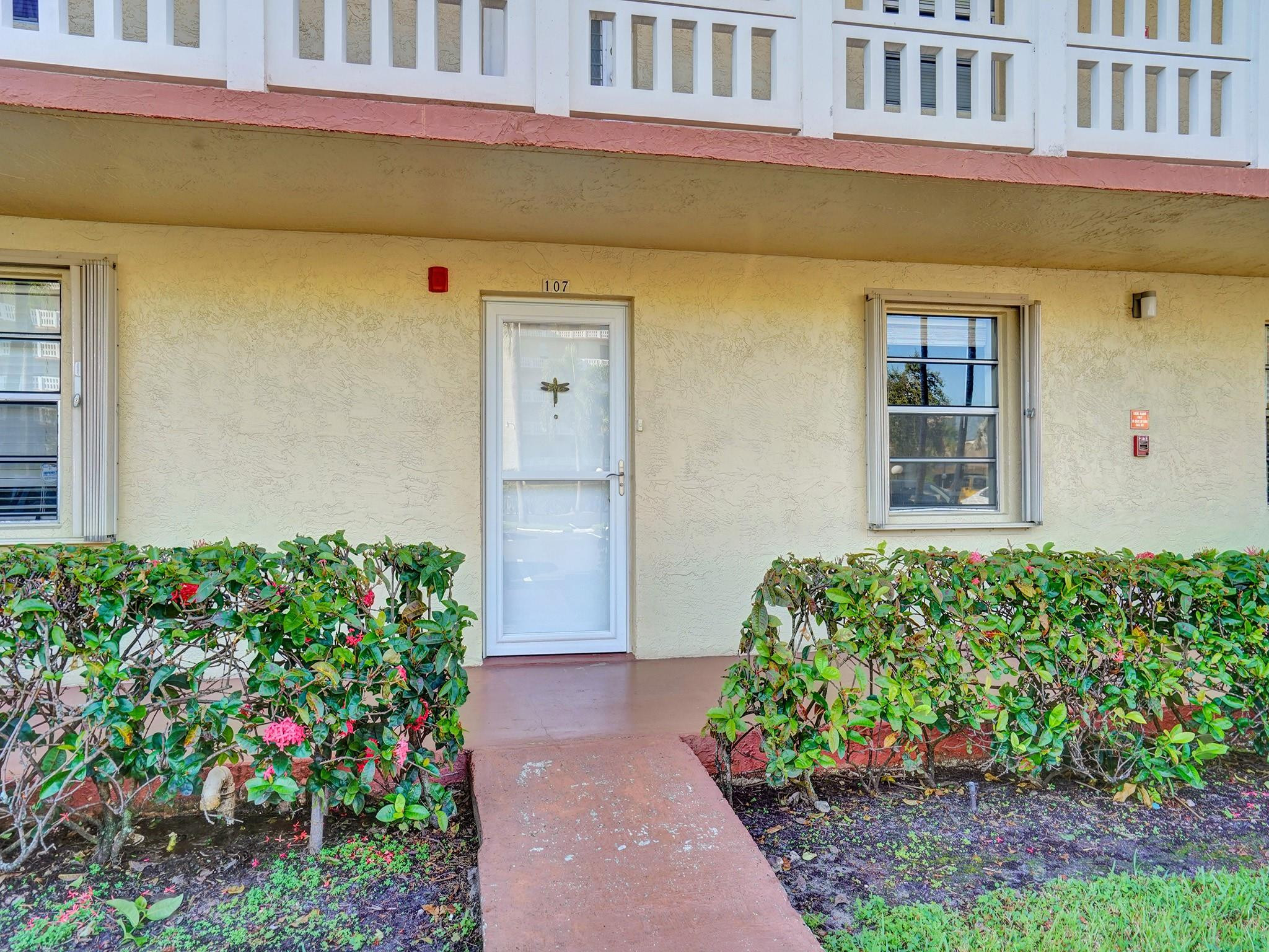 401 SE 3rd #107, Dania Beach FL 33004