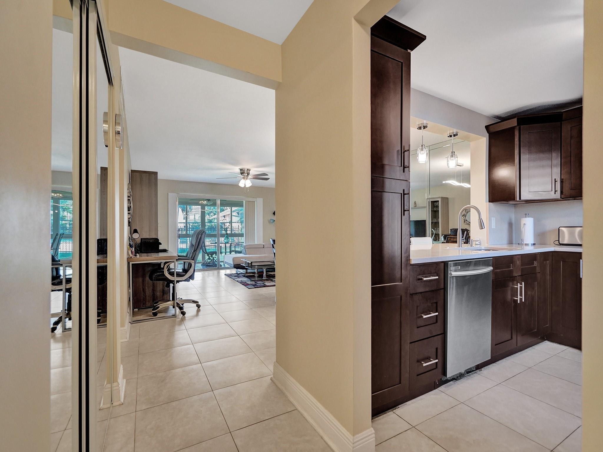 401 SE 3rd #107, Dania Beach FL 33004