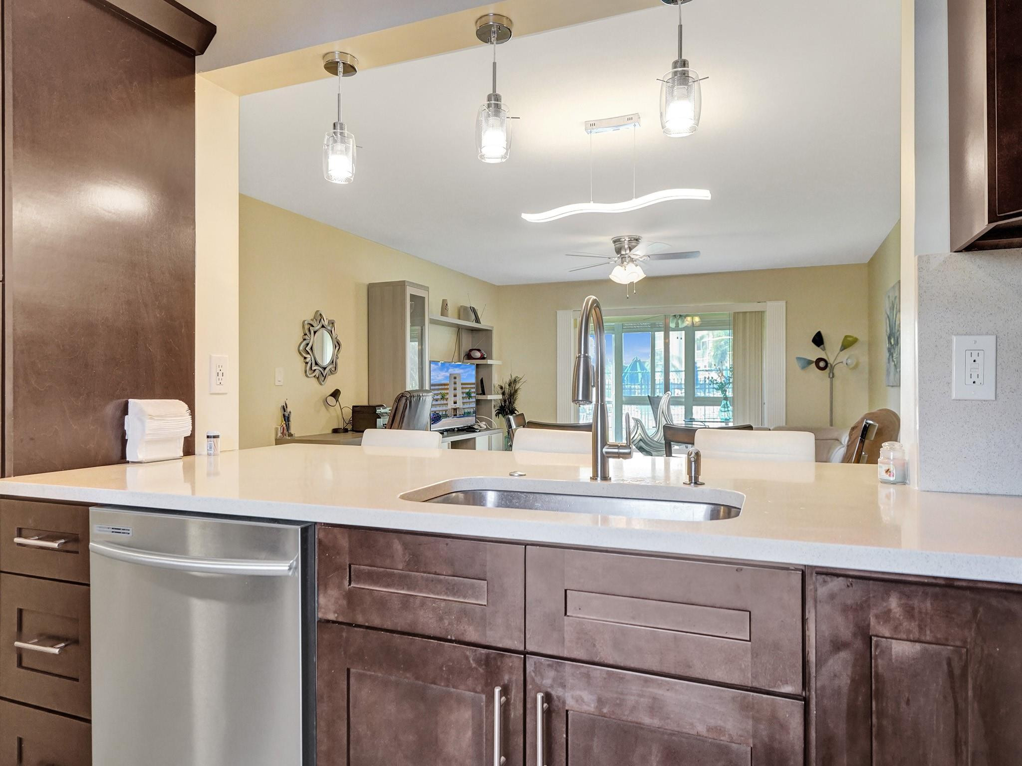 401 SE 3rd #107, Dania Beach FL 33004