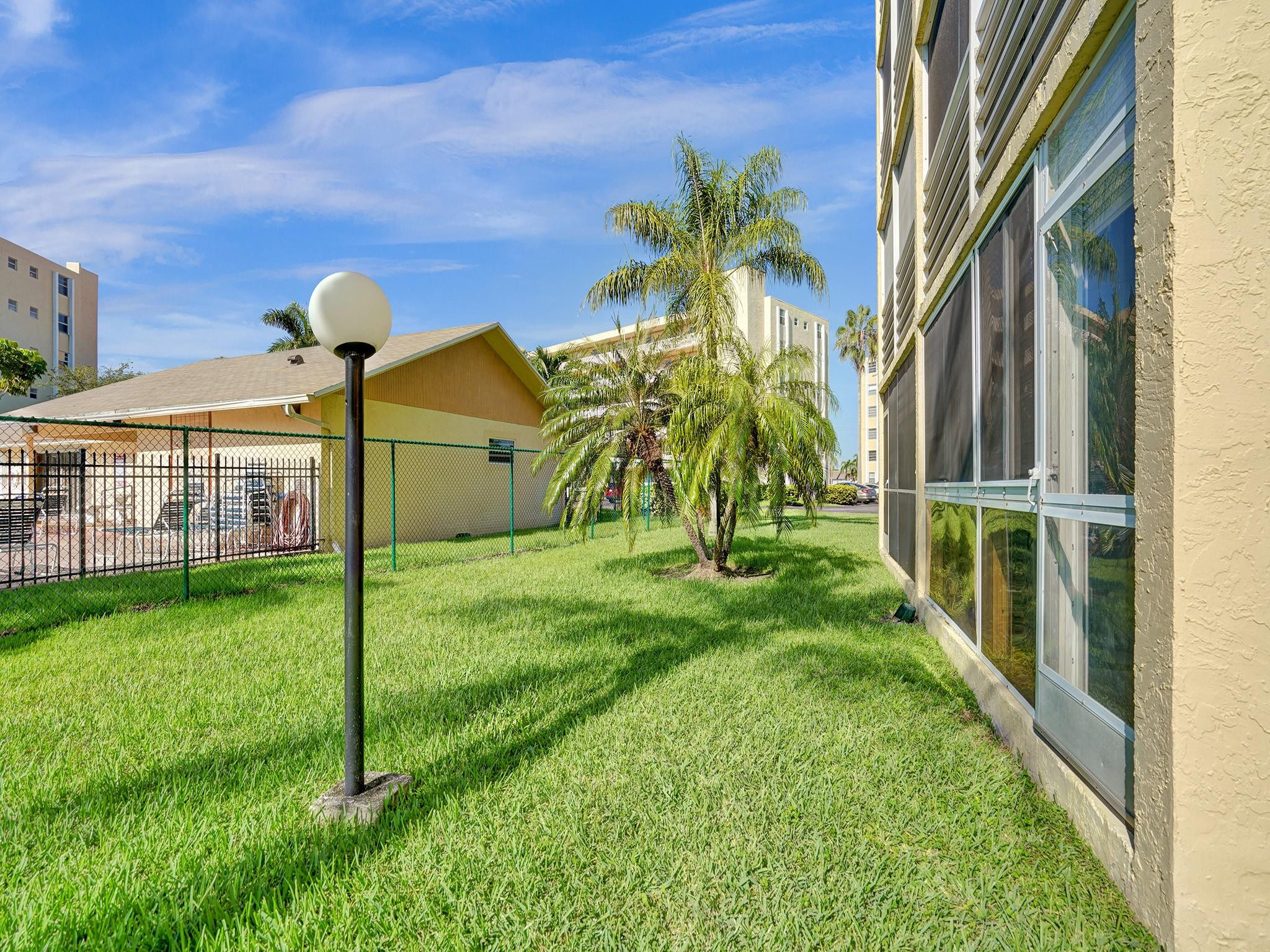 401 SE 3rd #107, Dania Beach FL 33004