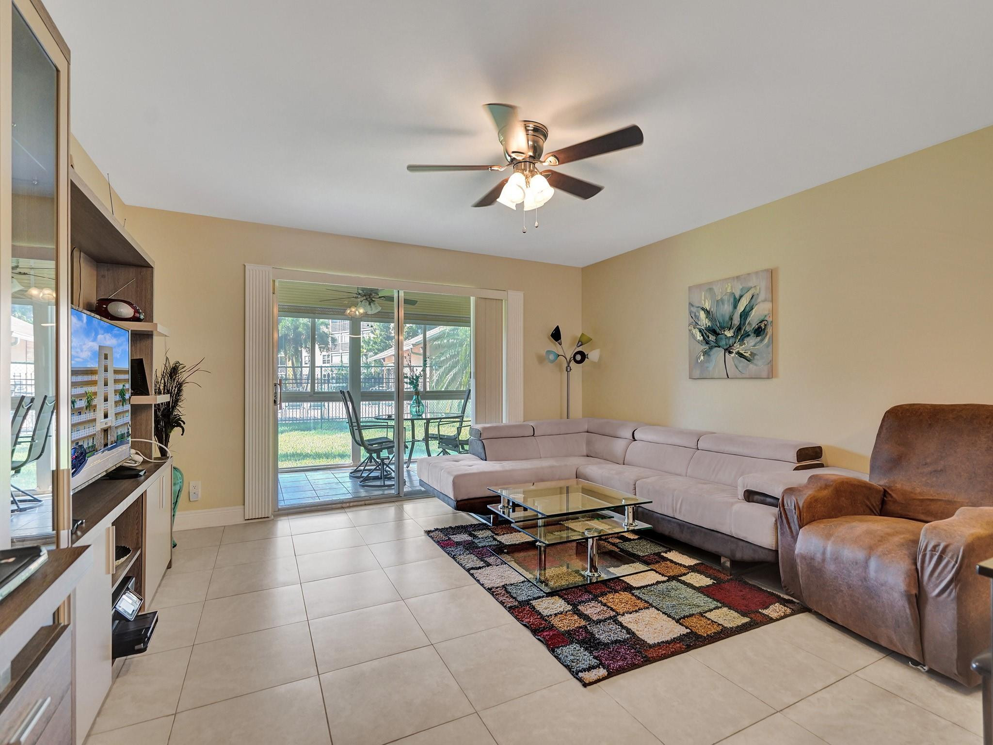 401 SE 3rd #107, Dania Beach FL 33004