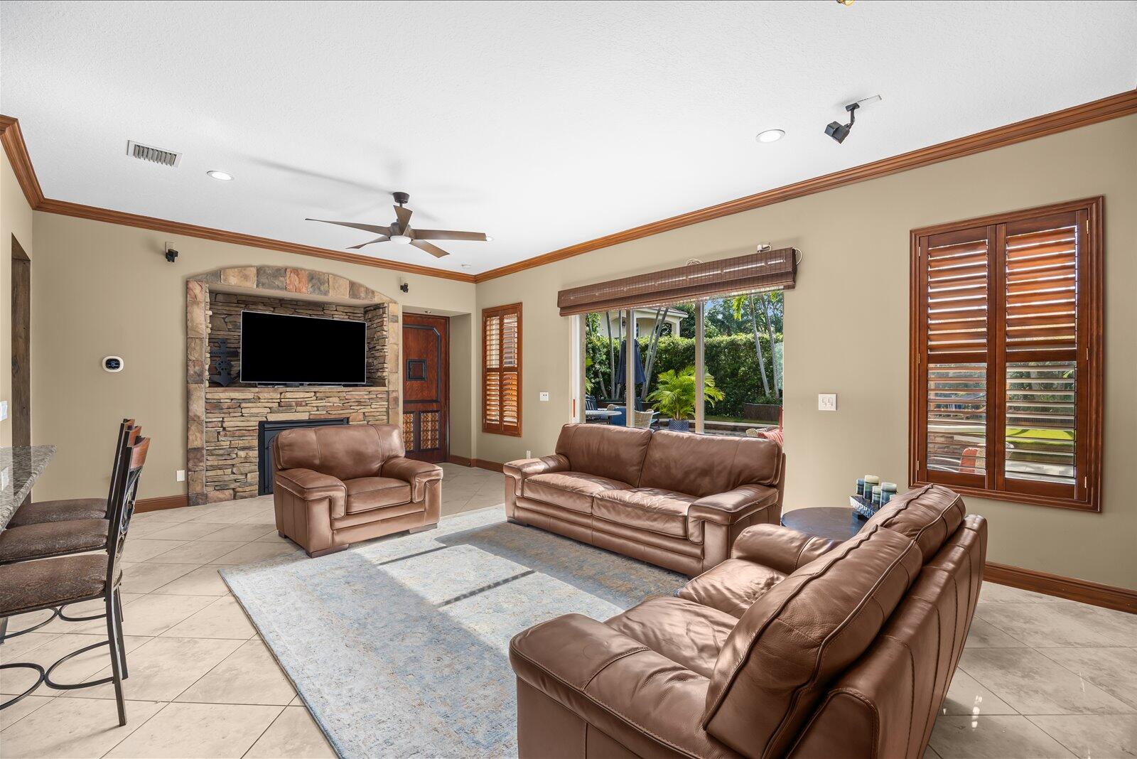 1874 Wood Glen, West Palm Beach FL 33411