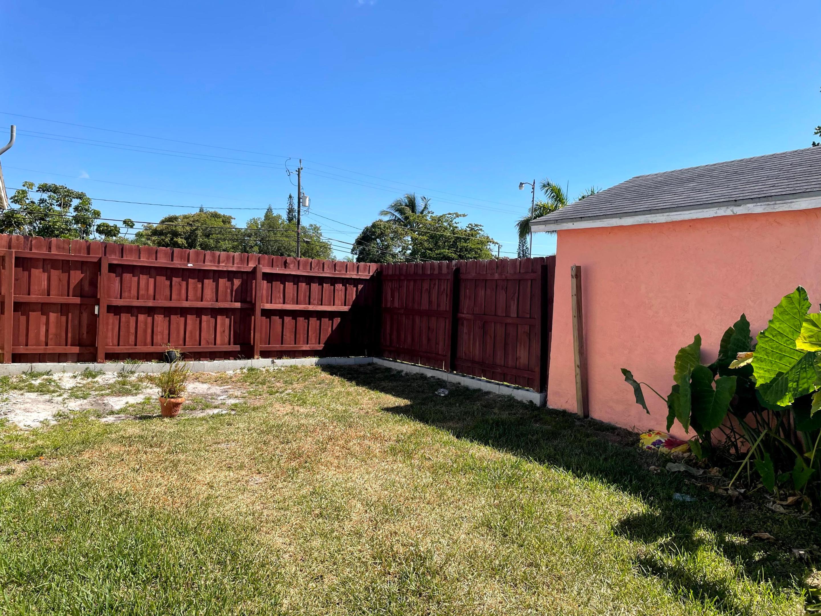 3901 Lakewood #A, Palm Springs FL 33461