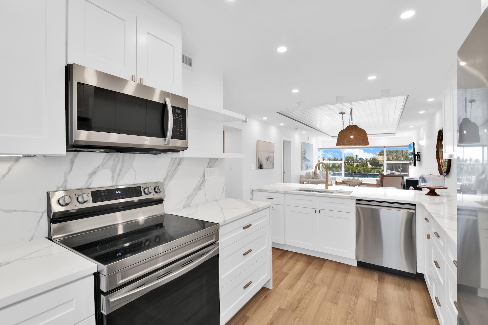 2800 NE 30th #11c, Lighthouse Point FL 33064