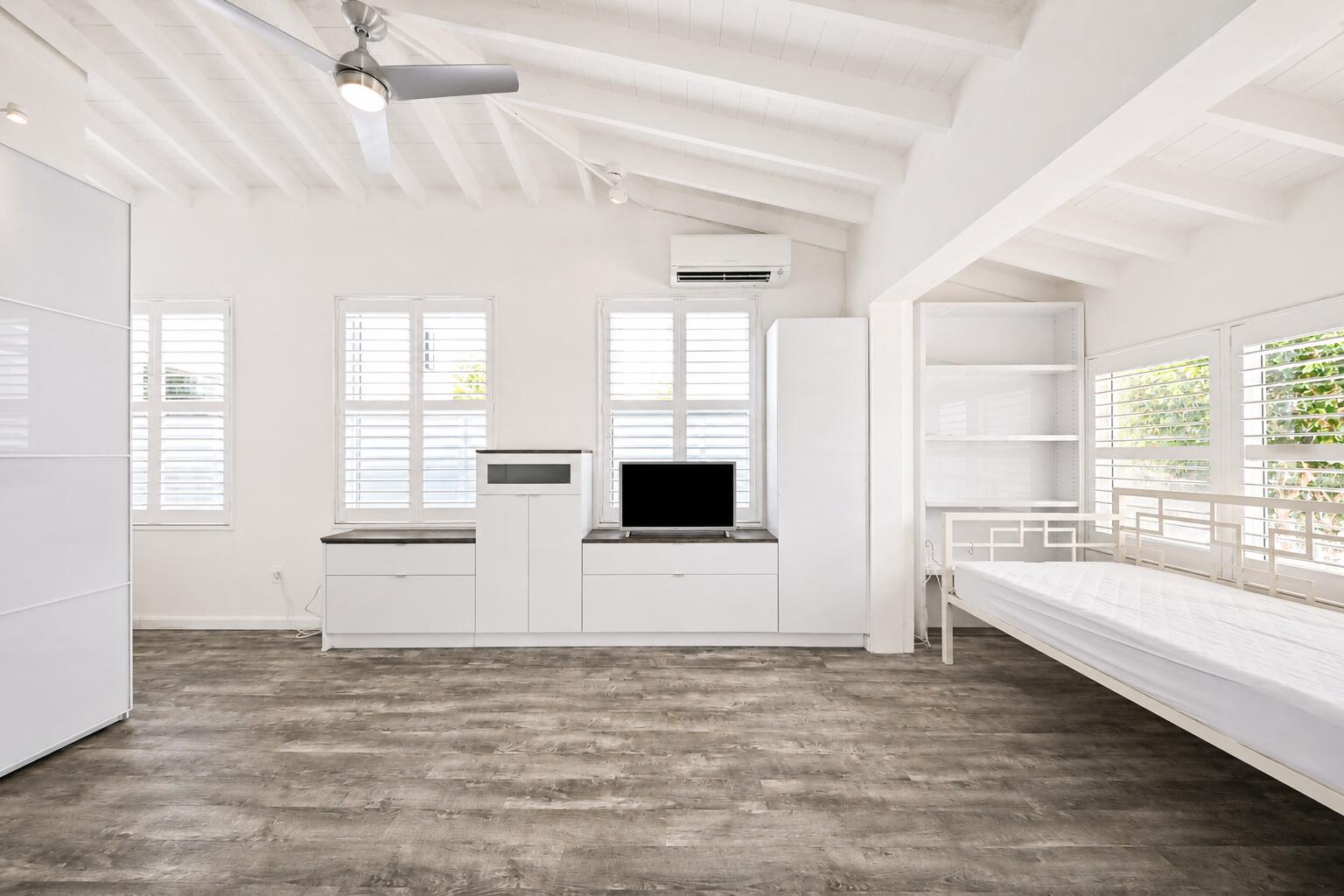 1523 SE 2nd, Fort Lauderdale FL 33301