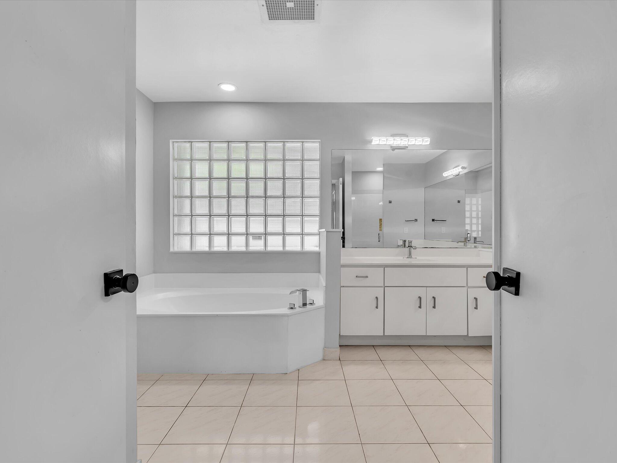 10434 NW 6th, Coral Springs FL 33071
