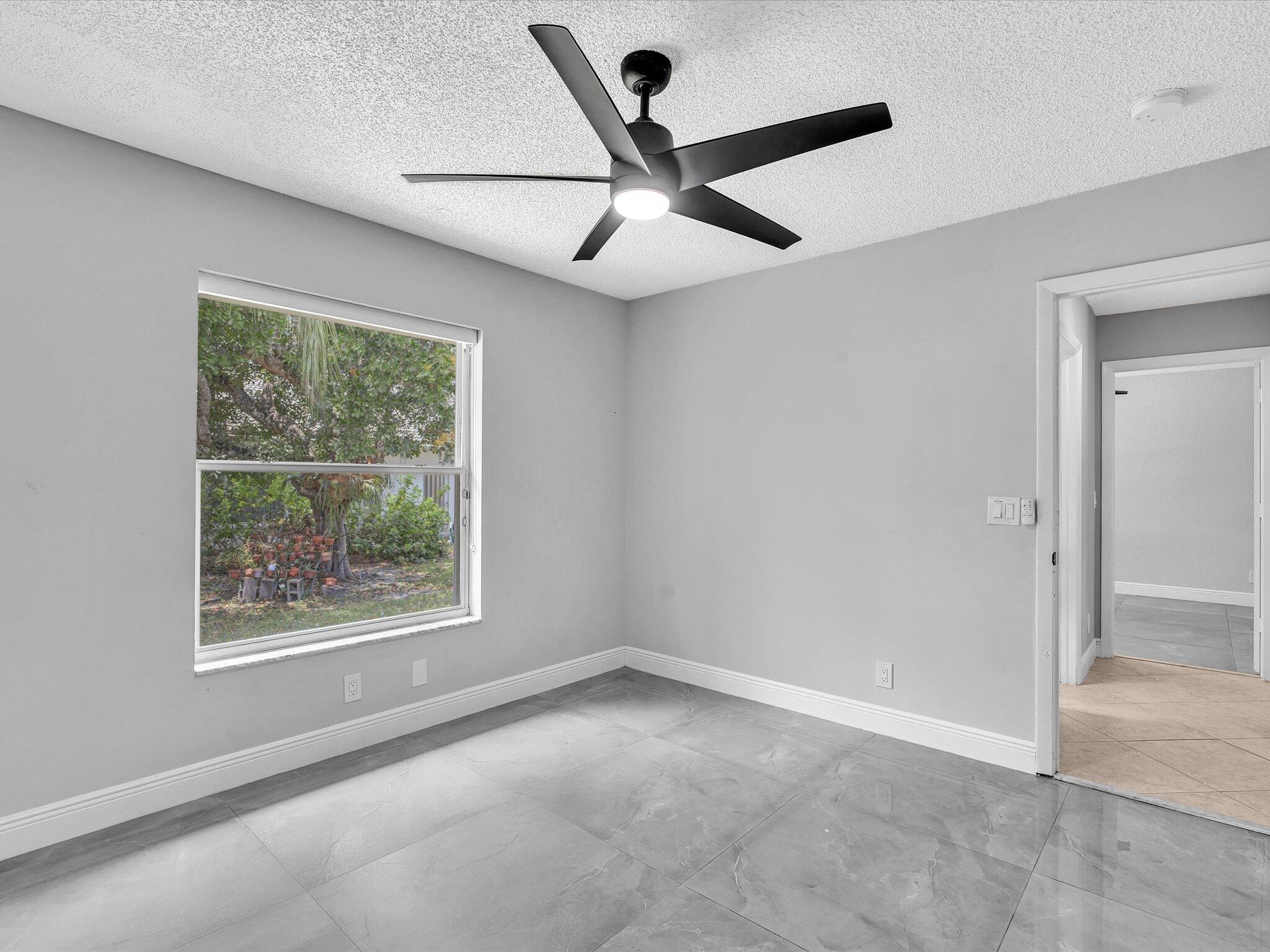 10434 NW 6th, Coral Springs FL 33071