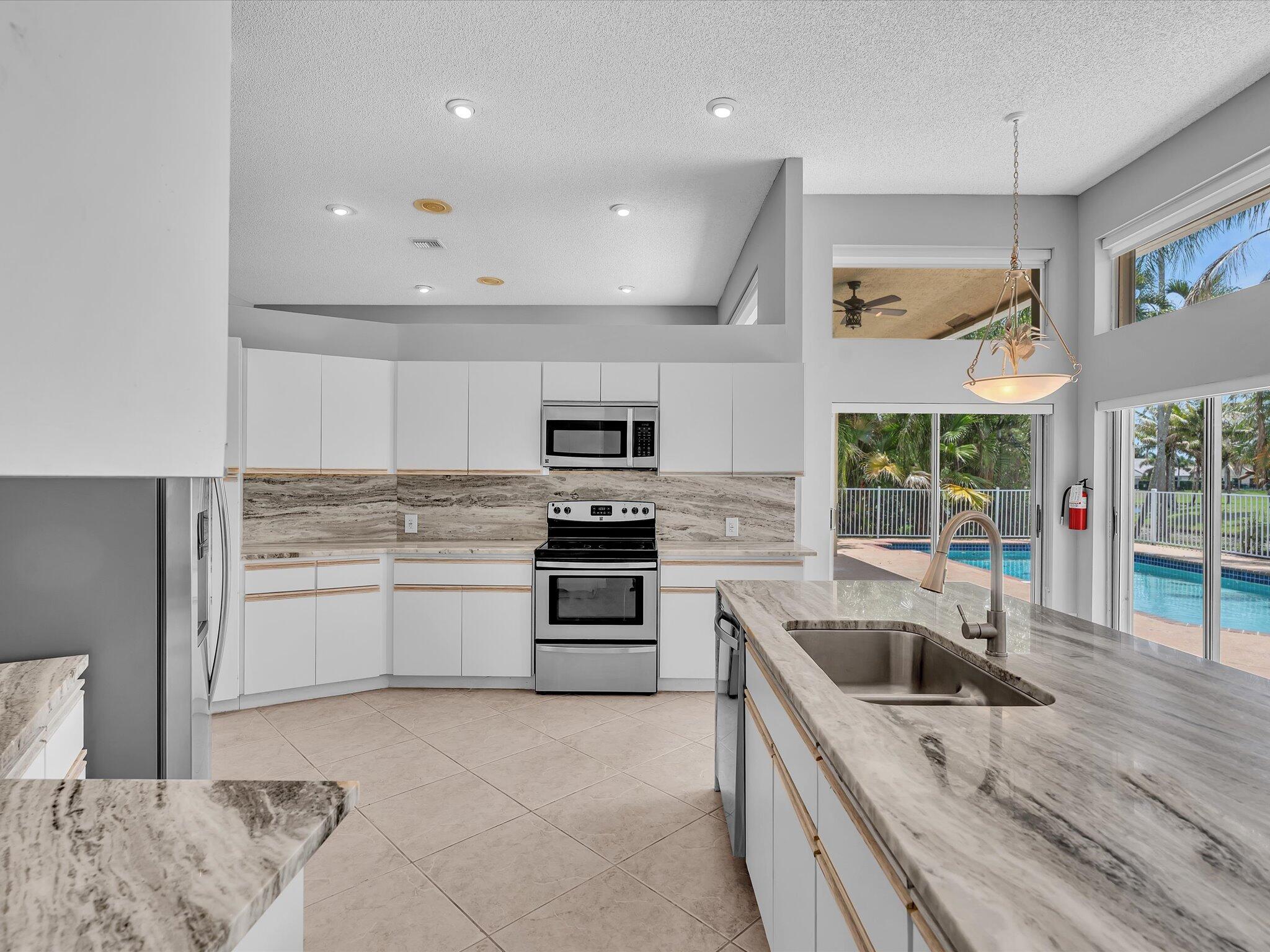 10434 NW 6th, Coral Springs FL 33071