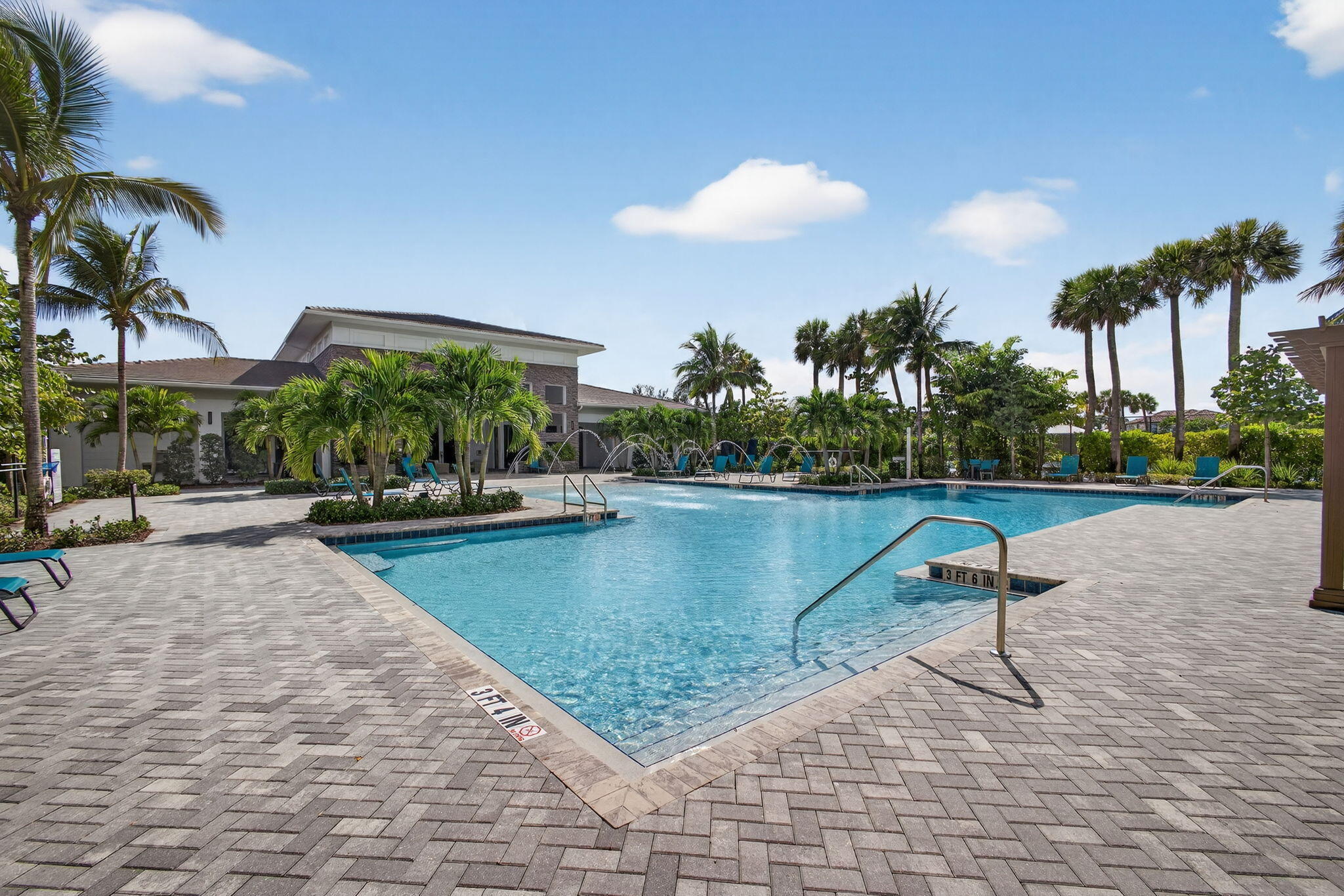 3179 Streng #3179, Royal Palm Beach FL 33411