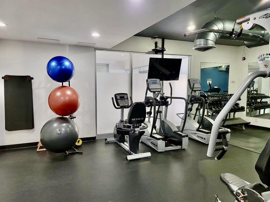 401 Golden Isles #402, Hallandale Beach FL 33009