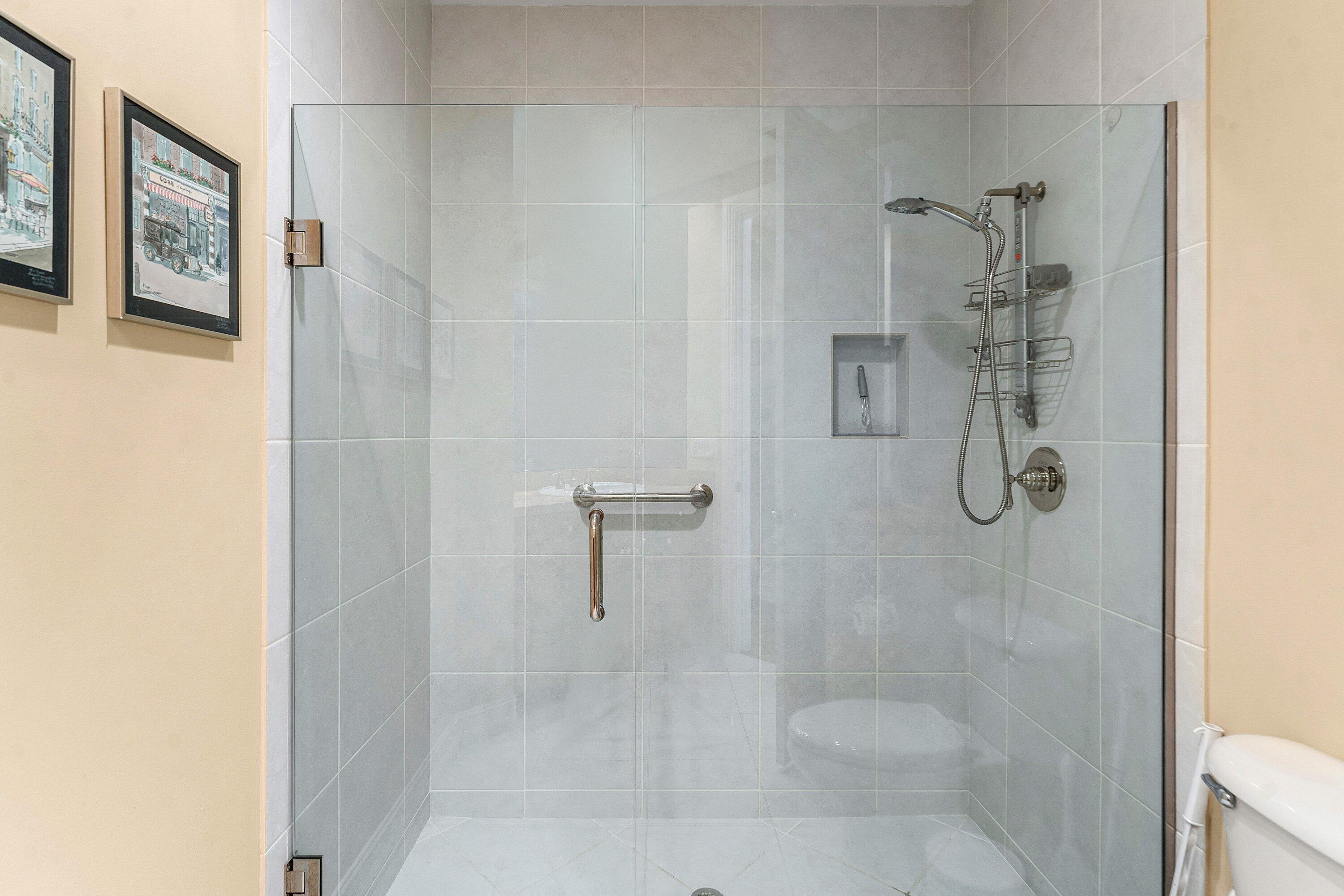 101 Palm Bay #A, Palm Beach Gardens FL 33418
