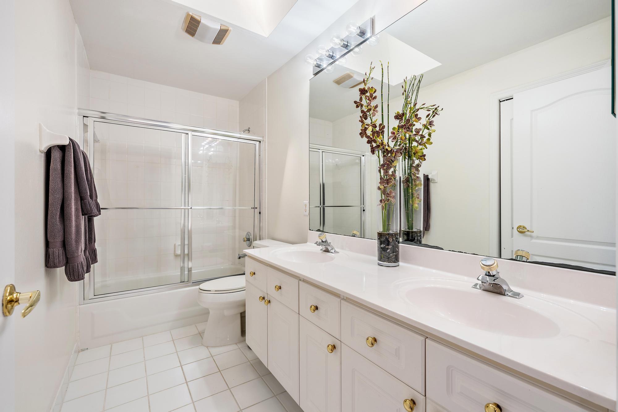8232 Heritage Club, West Palm Beach FL 33412