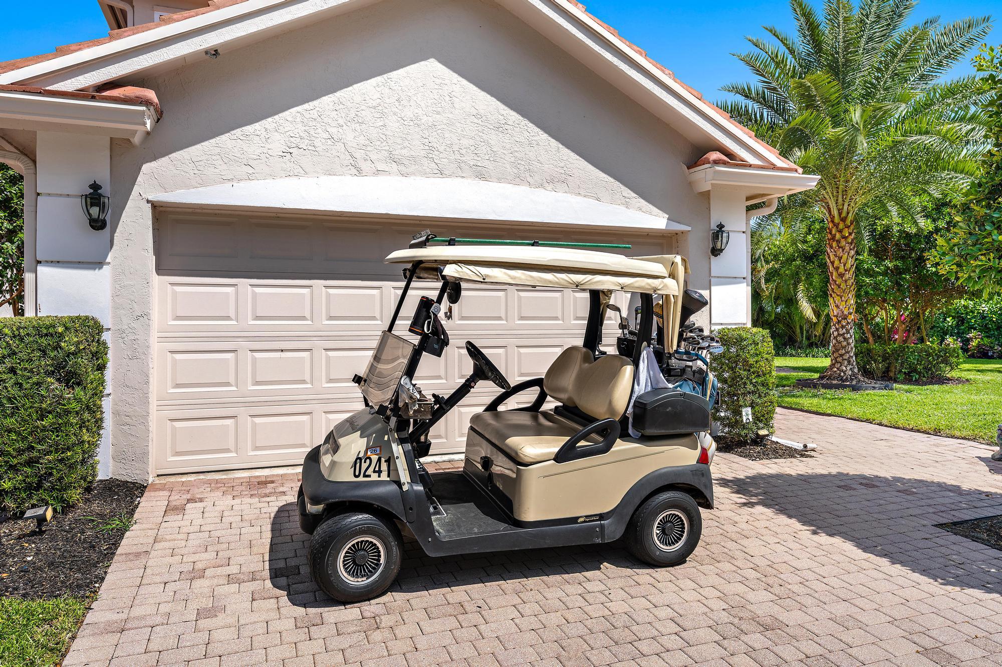 8232 Heritage Club, West Palm Beach FL 33412