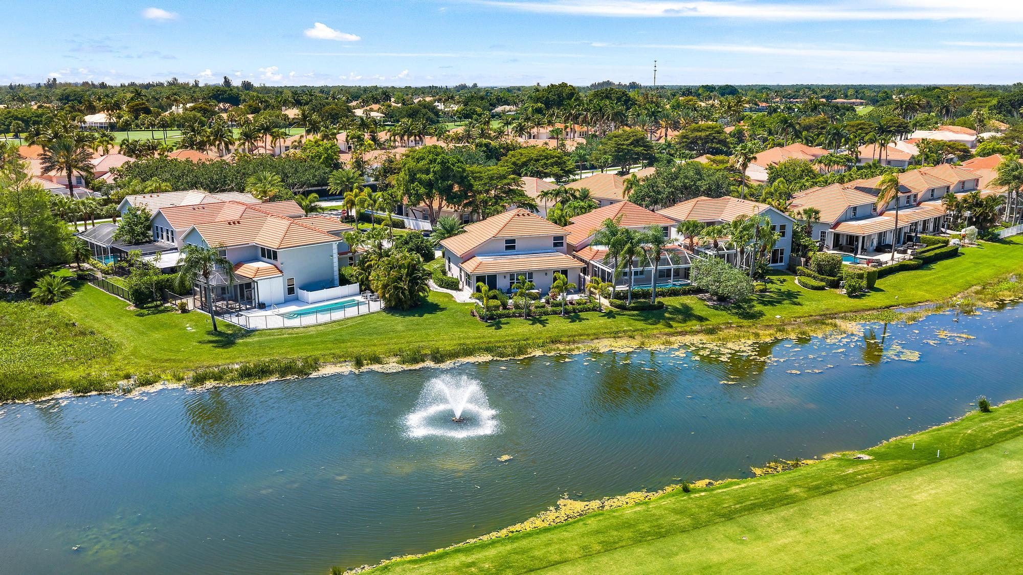8232 Heritage Club, West Palm Beach FL 33412