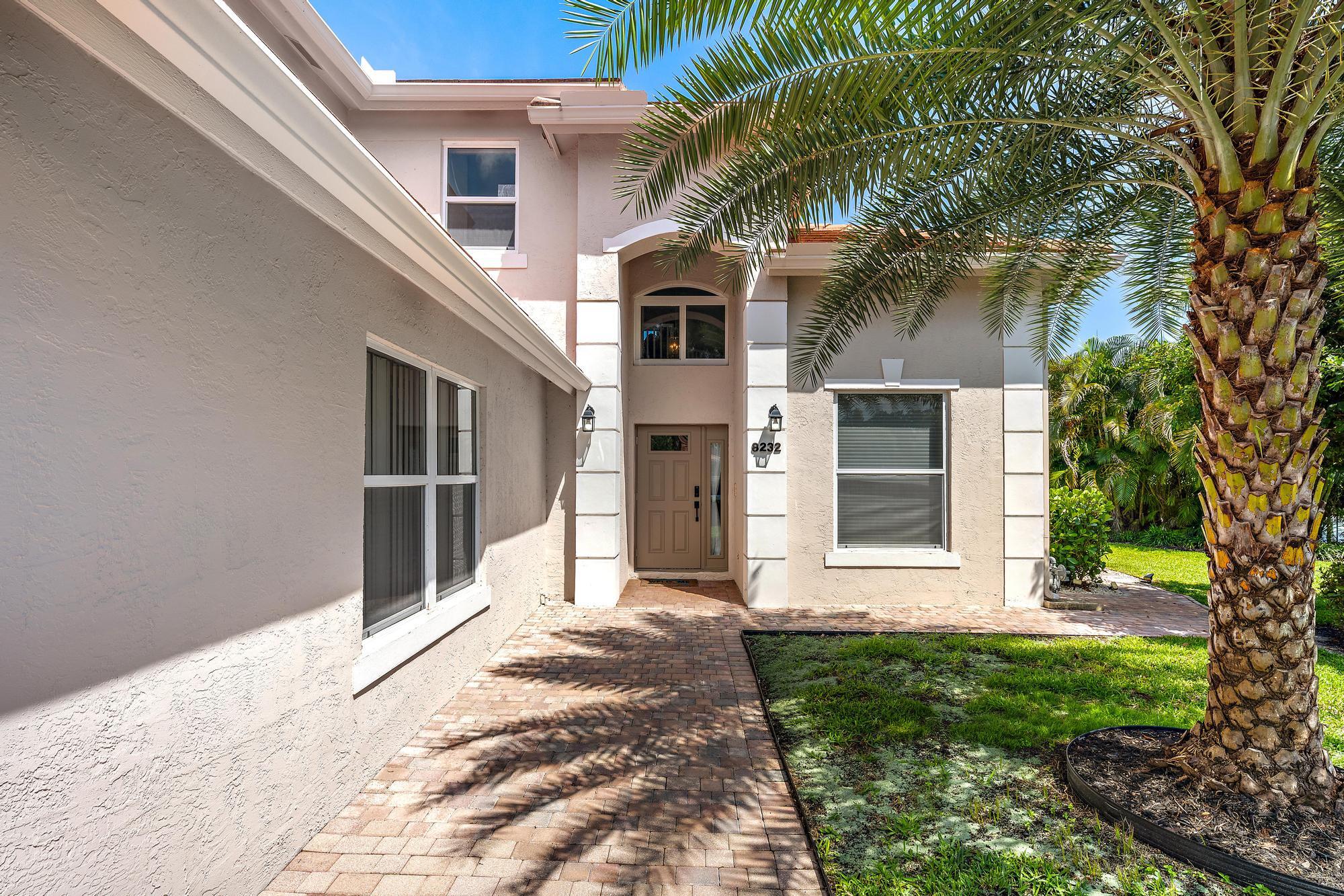 8232 Heritage Club, West Palm Beach FL 33412