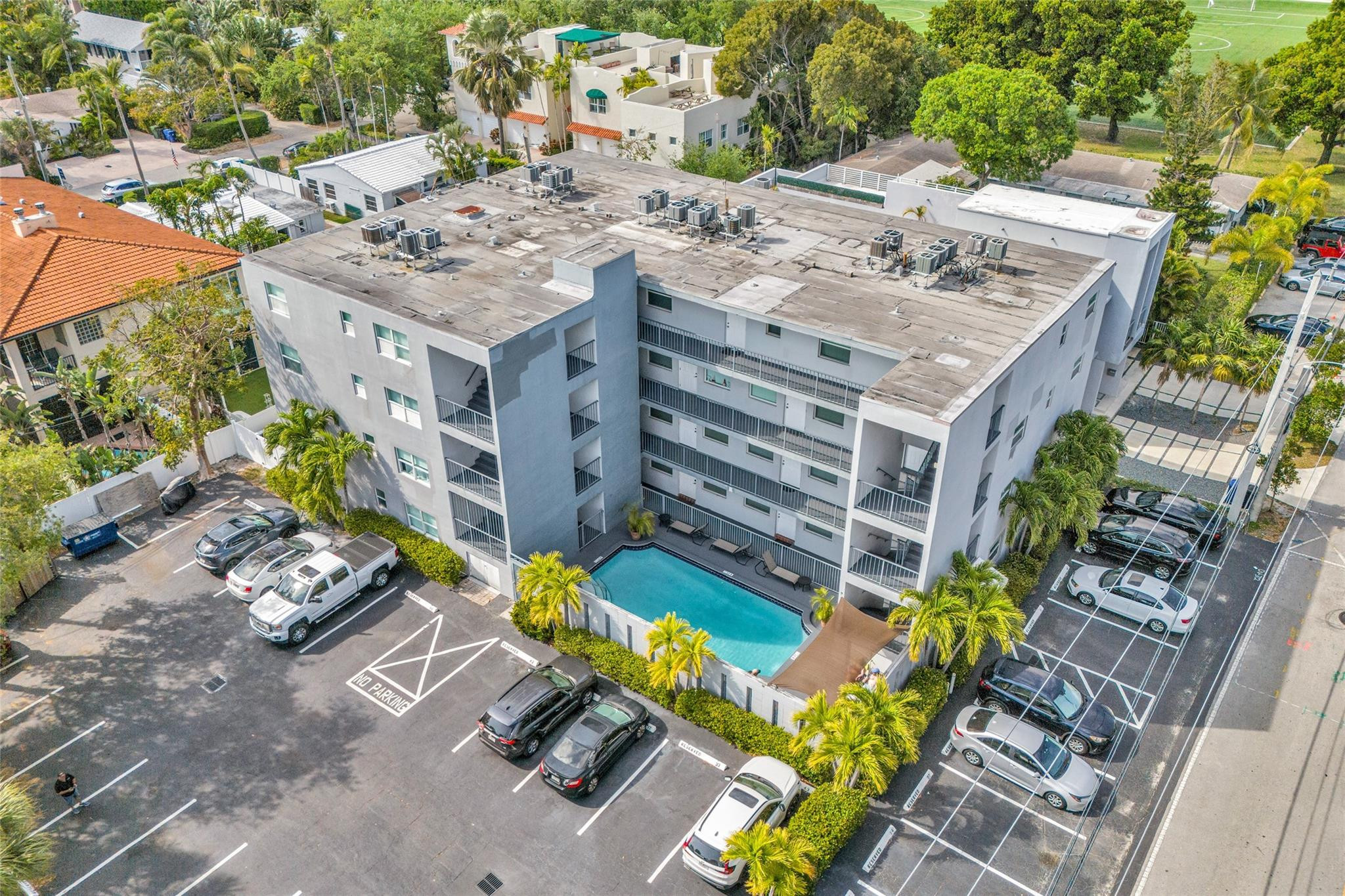 611 NE 14th #306, Fort Lauderdale FL 33304