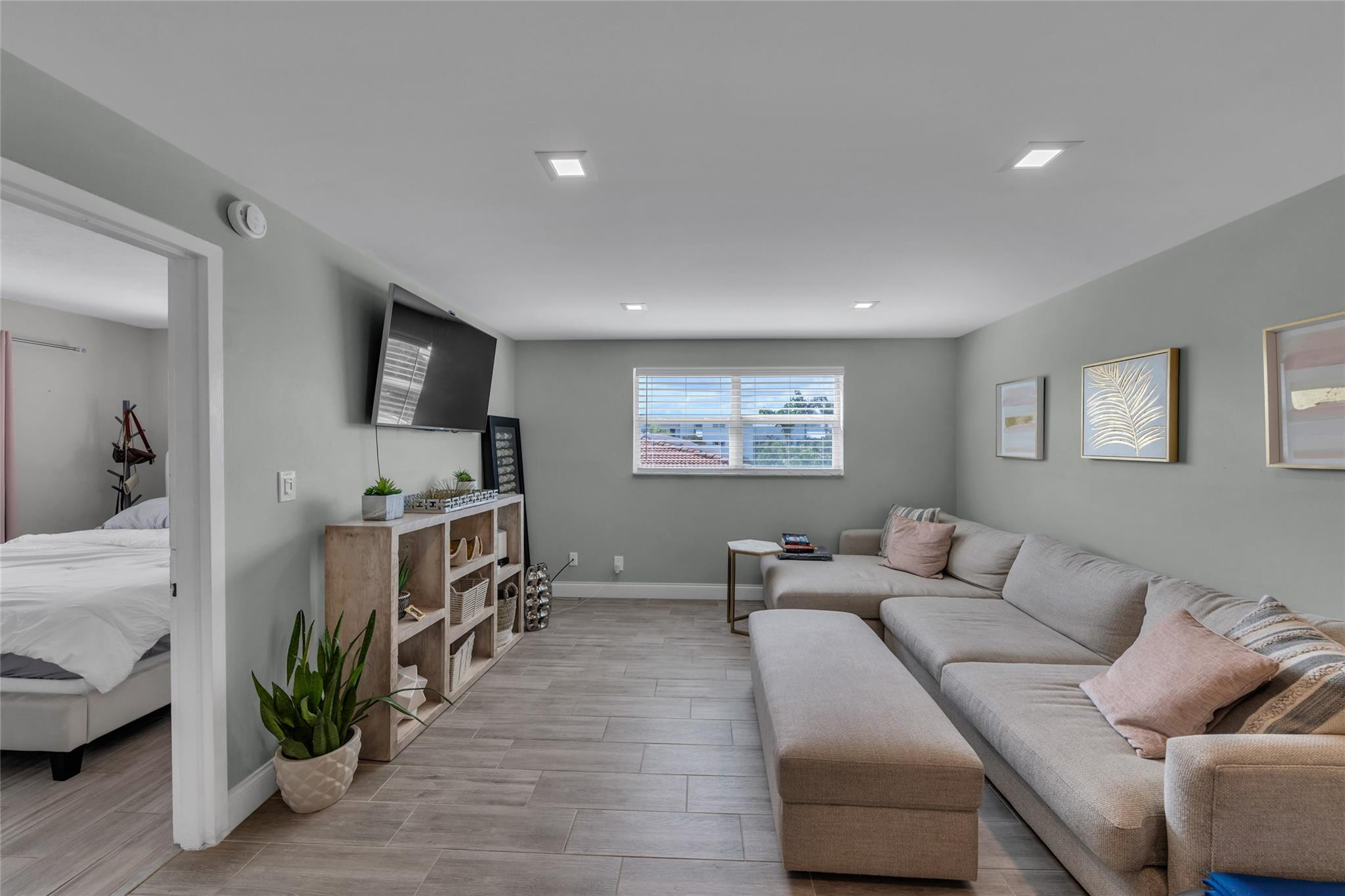 611 NE 14th #306, Fort Lauderdale FL 33304