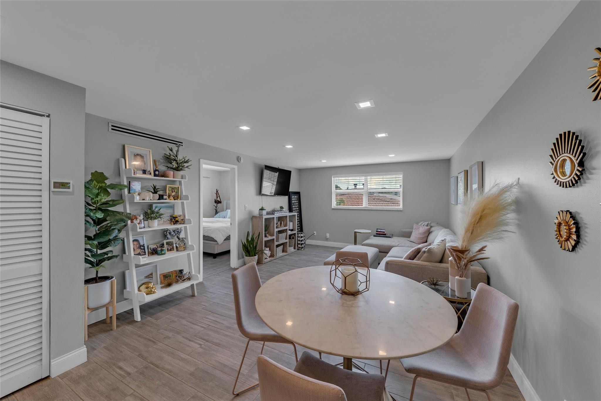 611 NE 14th #306, Fort Lauderdale FL 33304