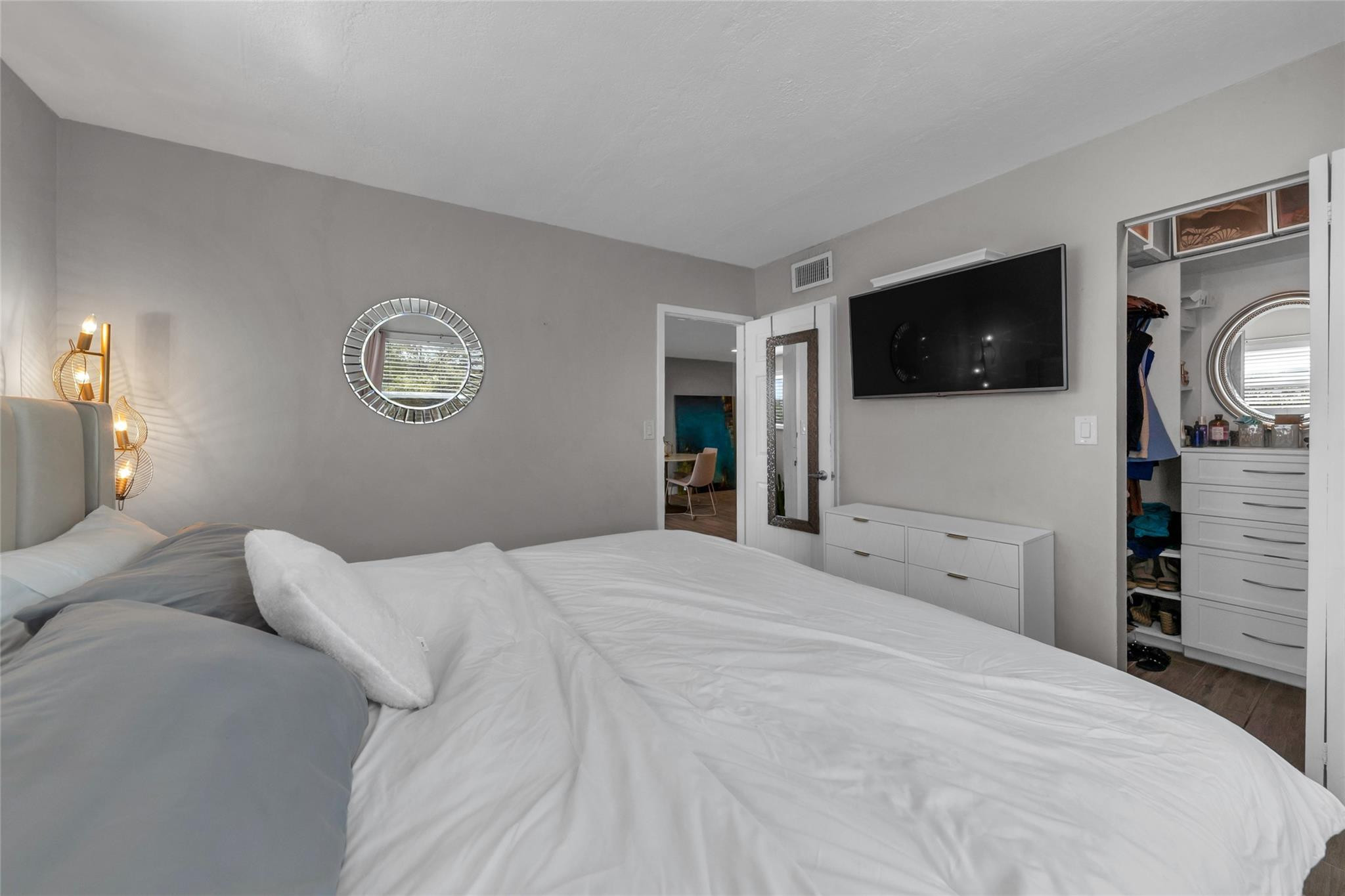 611 NE 14th #306, Fort Lauderdale FL 33304