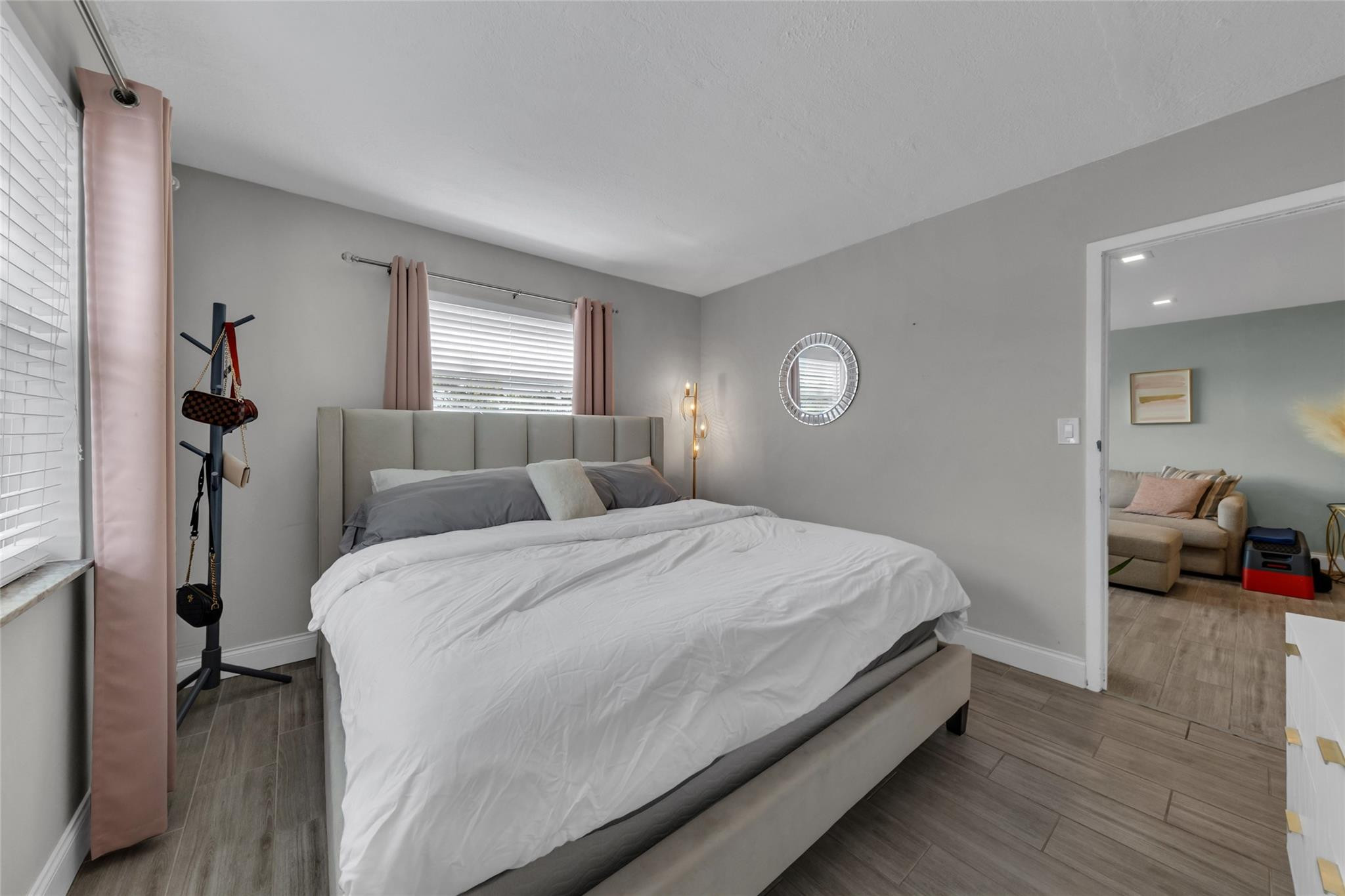 611 NE 14th #306, Fort Lauderdale FL 33304