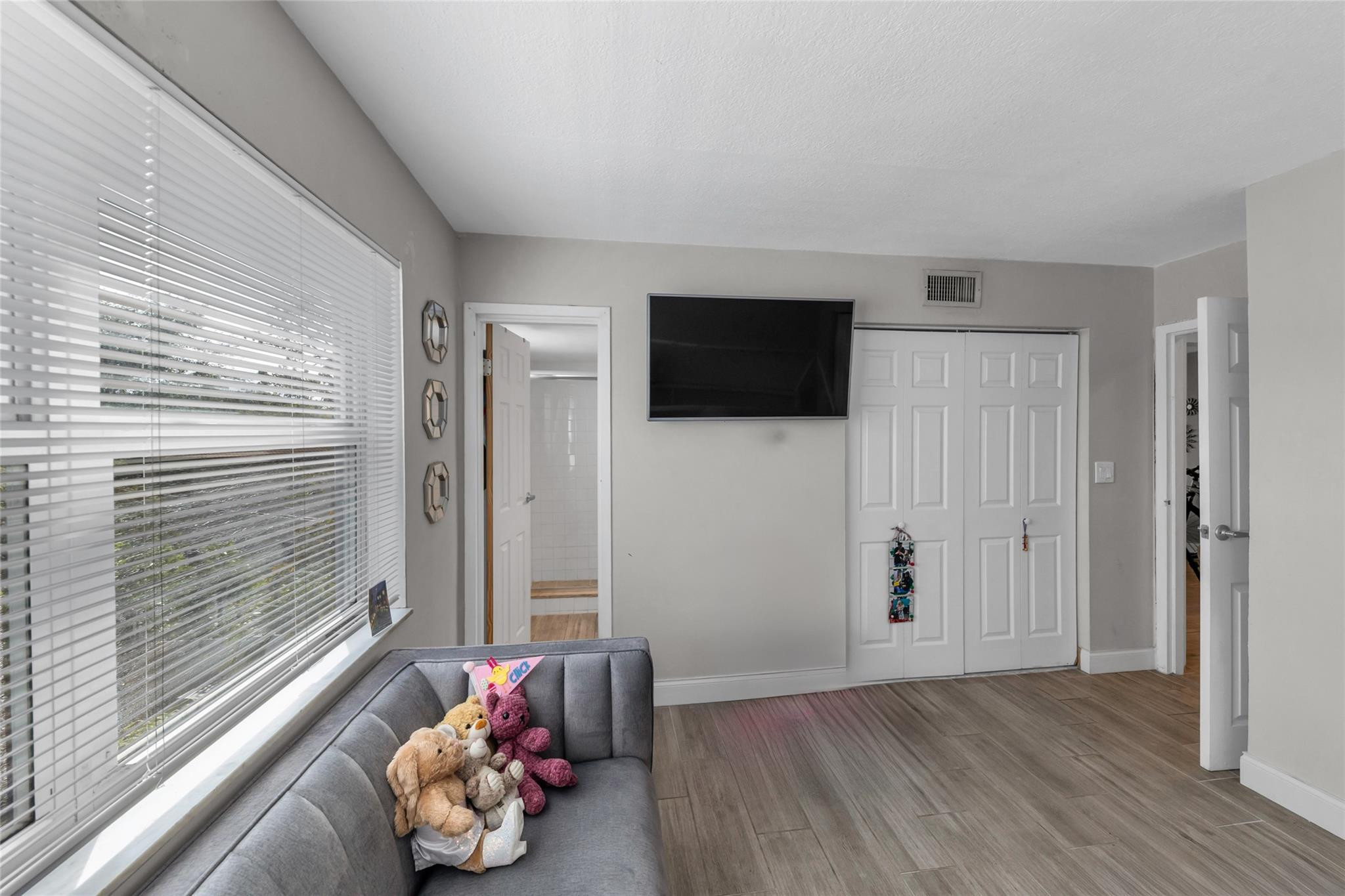 611 NE 14th #306, Fort Lauderdale FL 33304