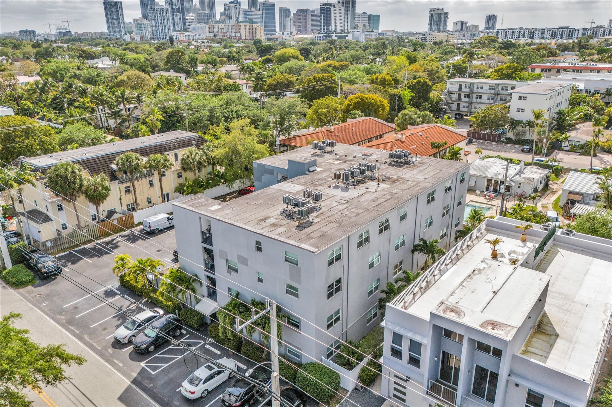 611 NE 14th #306, Fort Lauderdale FL 33304