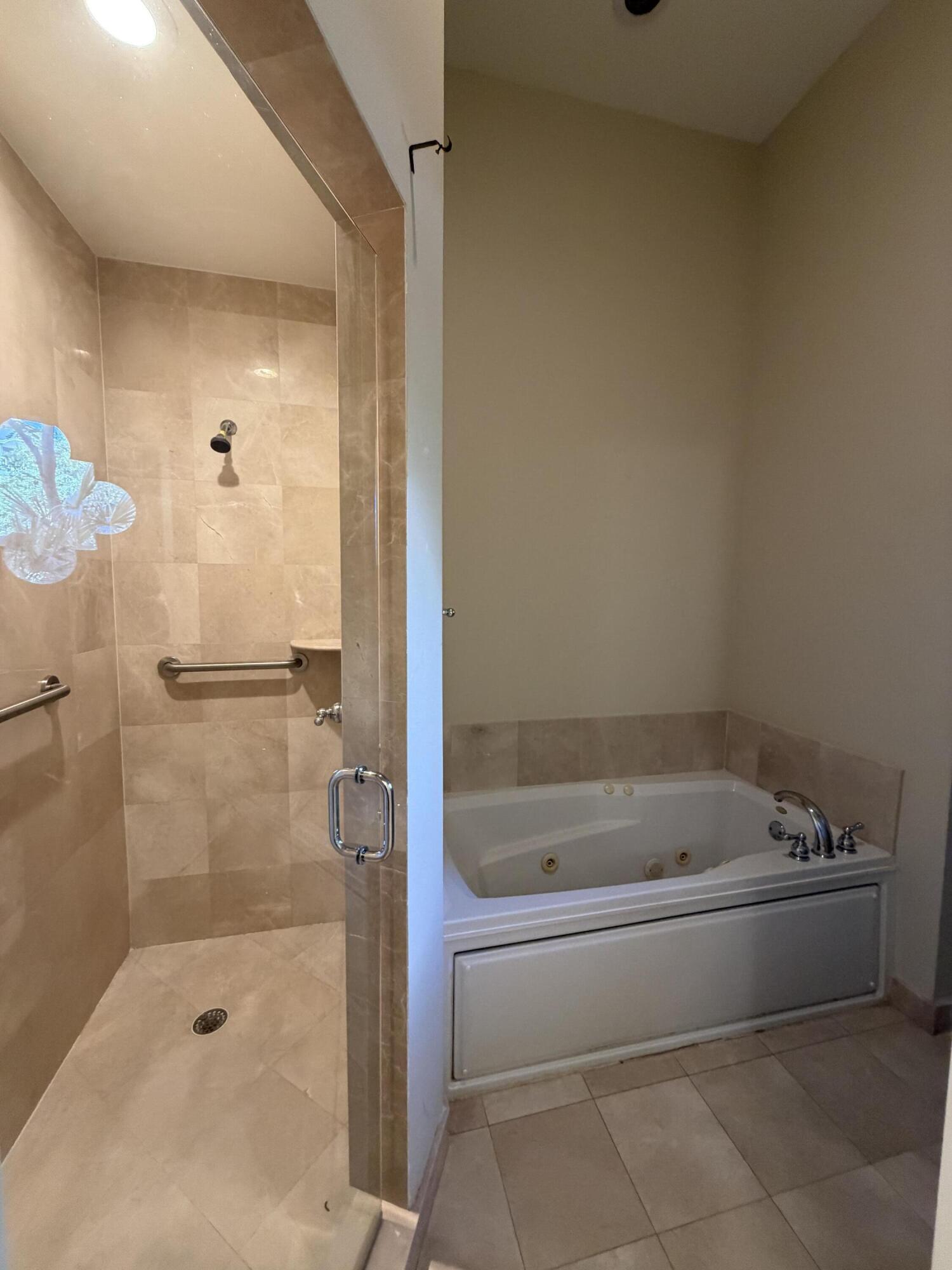 16102 Emerald Estates #128, Weston FL 33331